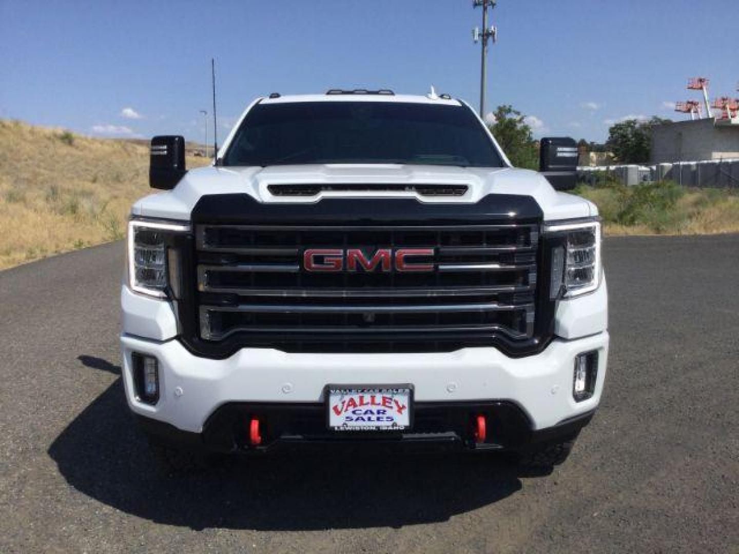 2023 Summit White /Jet Black w/Kalahari Accents GMC Sierra 3500HD 4WD Crew Cab Long Bed AT4 (1GT49VEY1PF) with an Duramax 6.6L V-8 diesel direct injection engine, 10-speed automatic transmission, located at 1801 Main Street, Lewiston, 83501, (208) 743-9371, 46.417065, -117.004799 - Photo#9
