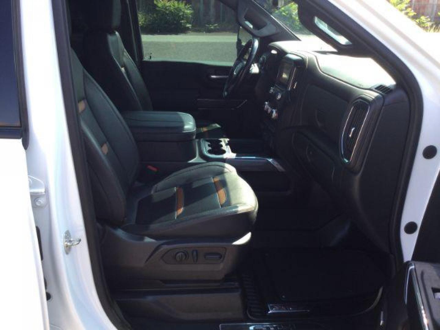 2023 Summit White /Jet Black w/Kalahari Accents GMC Sierra 3500HD 4WD Crew Cab Long Bed AT4 (1GT49VEY1PF) with an Duramax 6.6L V-8 diesel direct injection engine, 10-speed automatic transmission, located at 1801 Main Street, Lewiston, 83501, (208) 743-9371, 46.417065, -117.004799 - Photo#18