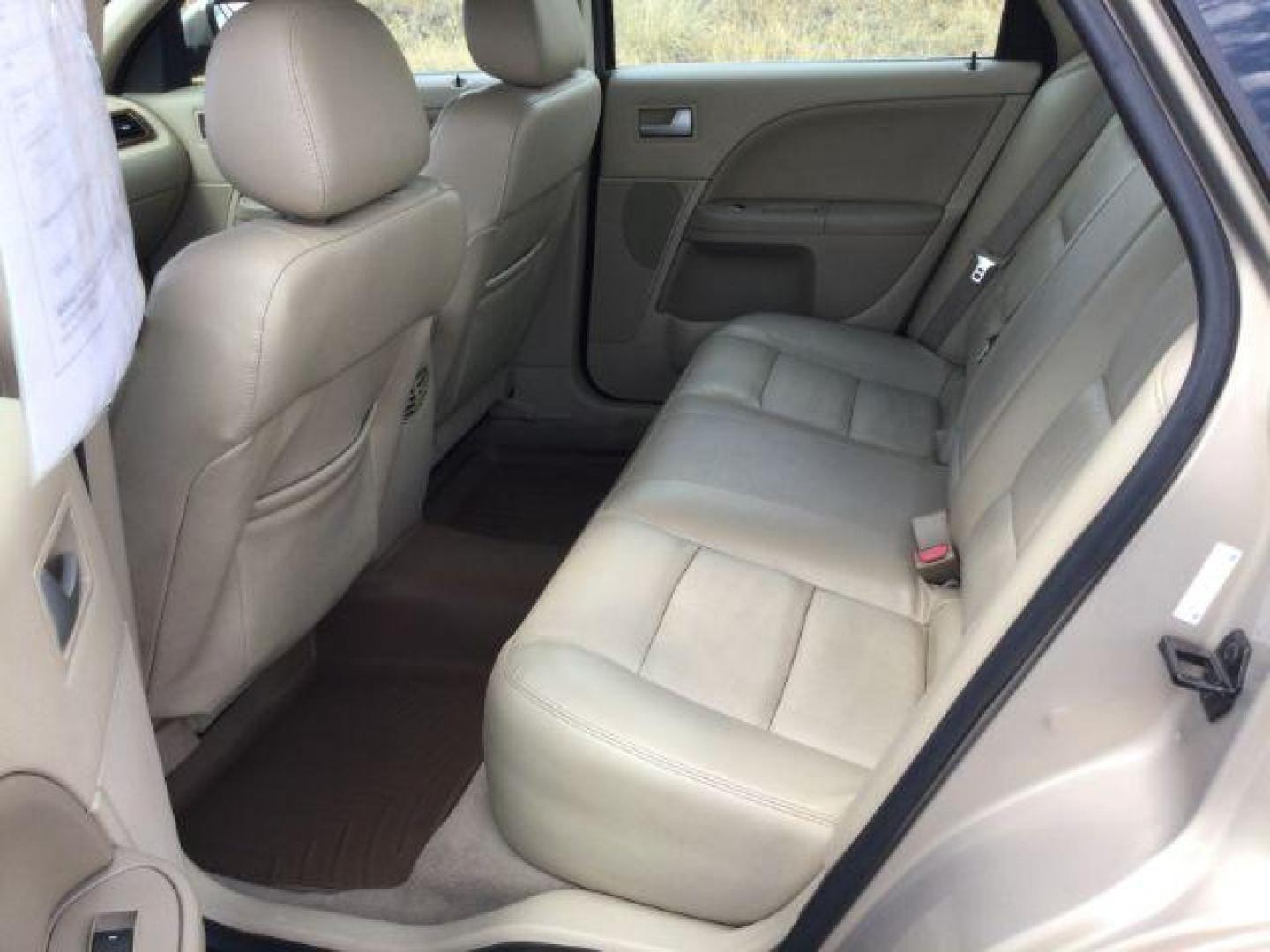 2007 Dune Pearl Clearcoat Metallic /Pebble (Tan) Ford Five Hundred SEL (1FAHP24147G) with an Duratec 3L V-6 DOHC engine, CVT automatic transmission, located at 1801 Main Street, Lewiston, 83501, (208) 743-9371, 46.417065, -117.004799 - Photo#5