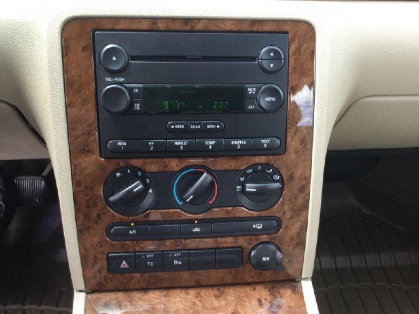 2007 Dune Pearl Clearcoat Metallic /Pebble (Tan) Ford Five Hundred SEL (1FAHP24147G) with an Duratec 3L V-6 DOHC engine, CVT automatic transmission, located at 1801 Main Street, Lewiston, 83501, (208) 743-9371, 46.417065, -117.004799 - Photo#11