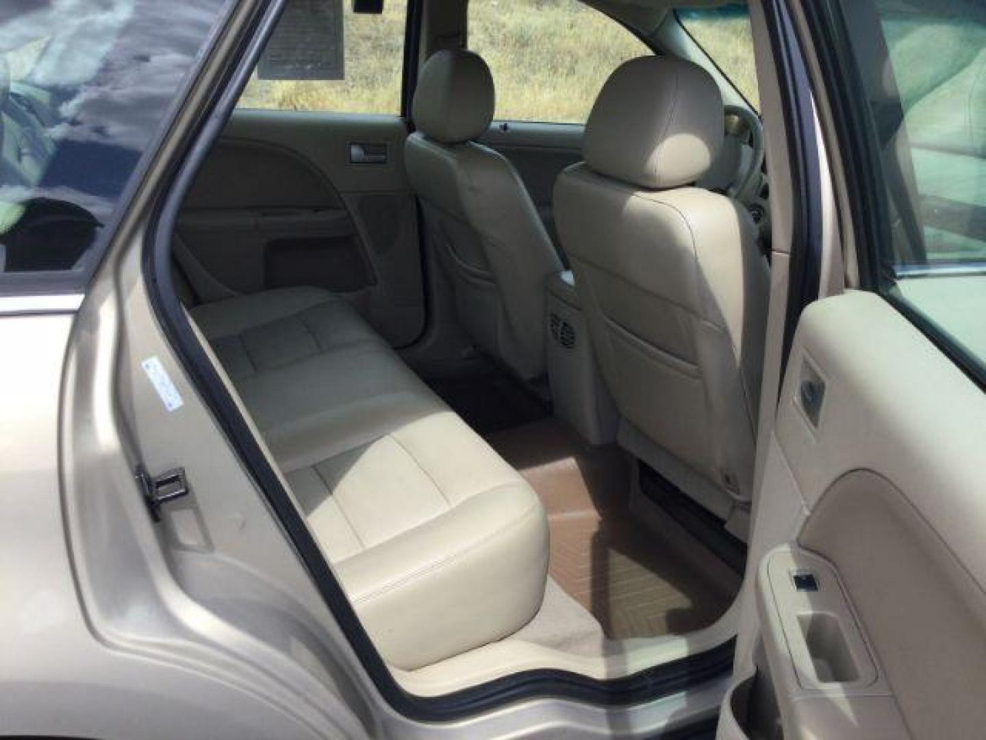 2007 Dune Pearl Clearcoat Metallic /Pebble (Tan) Ford Five Hundred SEL (1FAHP24147G) with an Duratec 3L V-6 DOHC engine, CVT automatic transmission, located at 1801 Main Street, Lewiston, 83501, (208) 743-9371, 46.417065, -117.004799 - Photo#16