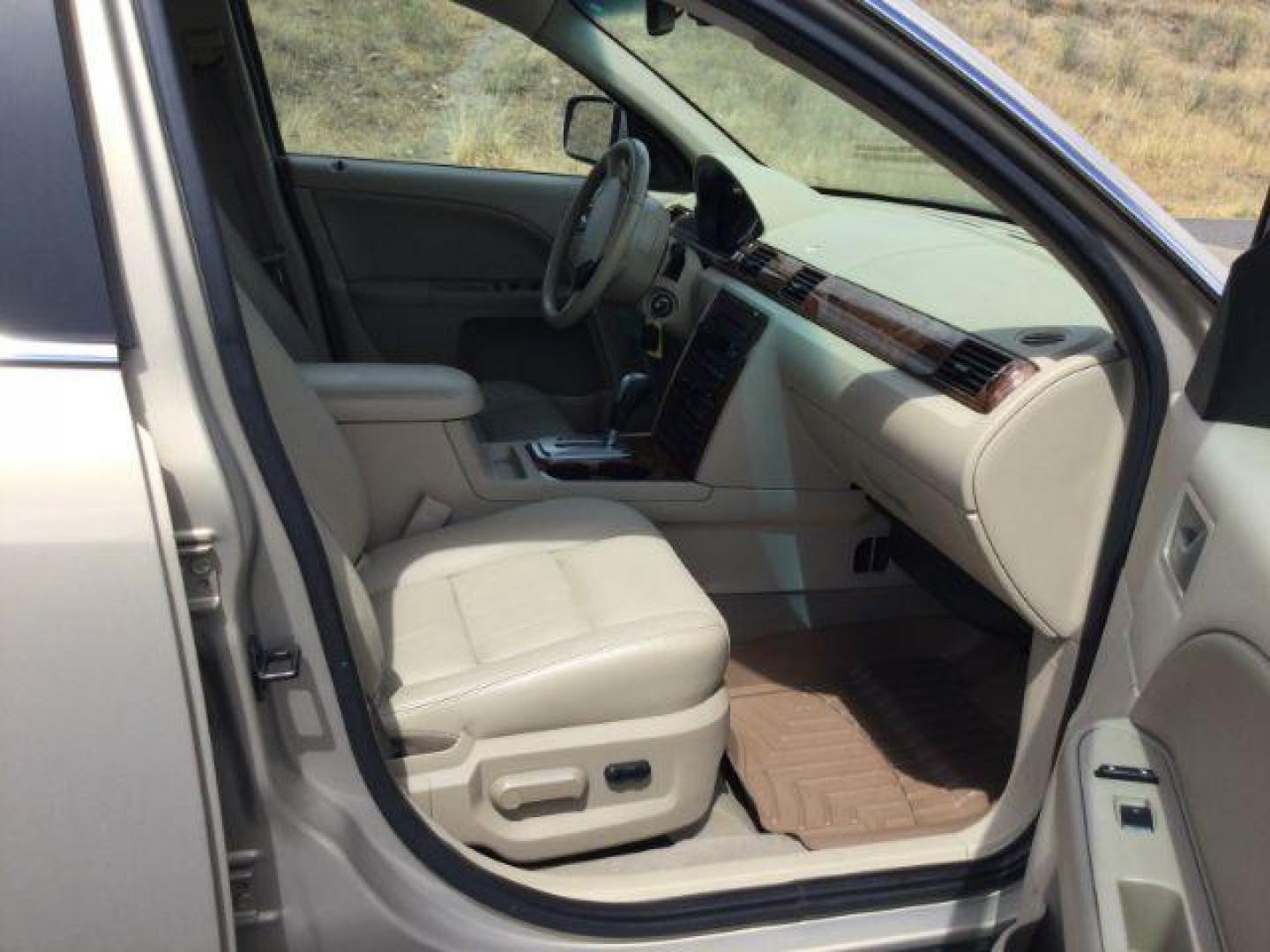 2007 Dune Pearl Clearcoat Metallic /Pebble (Tan) Ford Five Hundred SEL (1FAHP24147G) with an Duratec 3L V-6 DOHC engine, CVT automatic transmission, located at 1801 Main Street, Lewiston, 83501, (208) 743-9371, 46.417065, -117.004799 - Photo#17