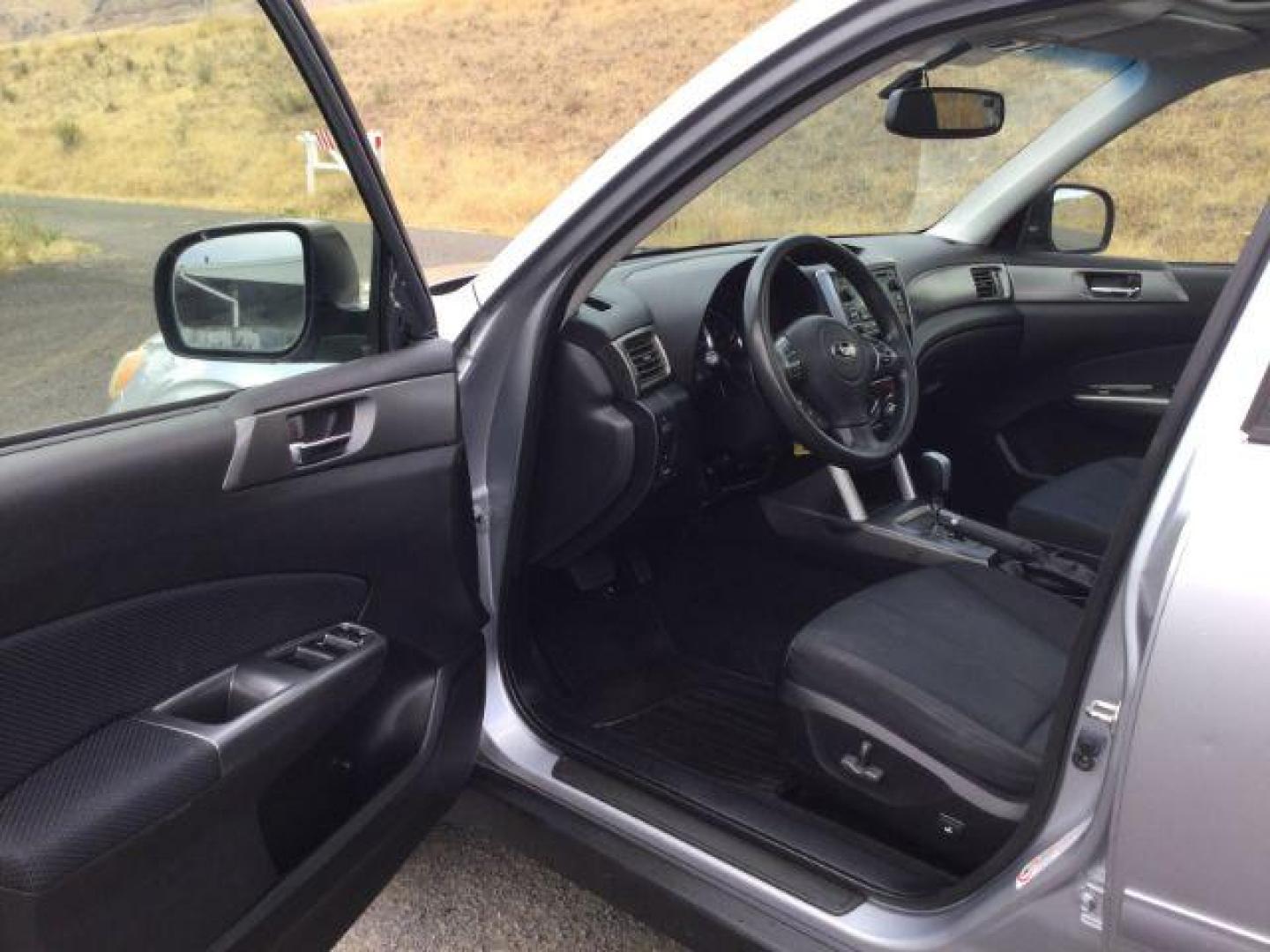 2012 Ice Silver Metallic Subaru Forester 2.5X Premium (JF2SHADC8CH) with an 2.5L H-4 DOHC engine, Auto transmission, located at 1801 Main Street, Lewiston, 83501, (208) 743-9371, 46.417065, -117.004799 - Photo#3