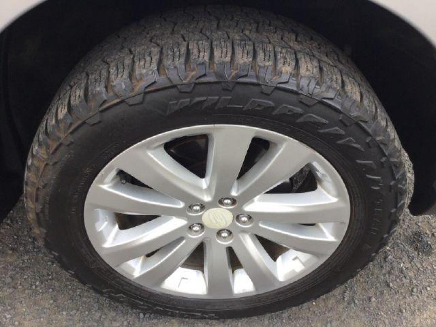 2012 Ice Silver Metallic Subaru Forester 2.5X Premium (JF2SHADC8CH) with an 2.5L H-4 DOHC engine, Auto transmission, located at 1801 Main Street, Lewiston, 83501, (208) 743-9371, 46.417065, -117.004799 - Photo#10