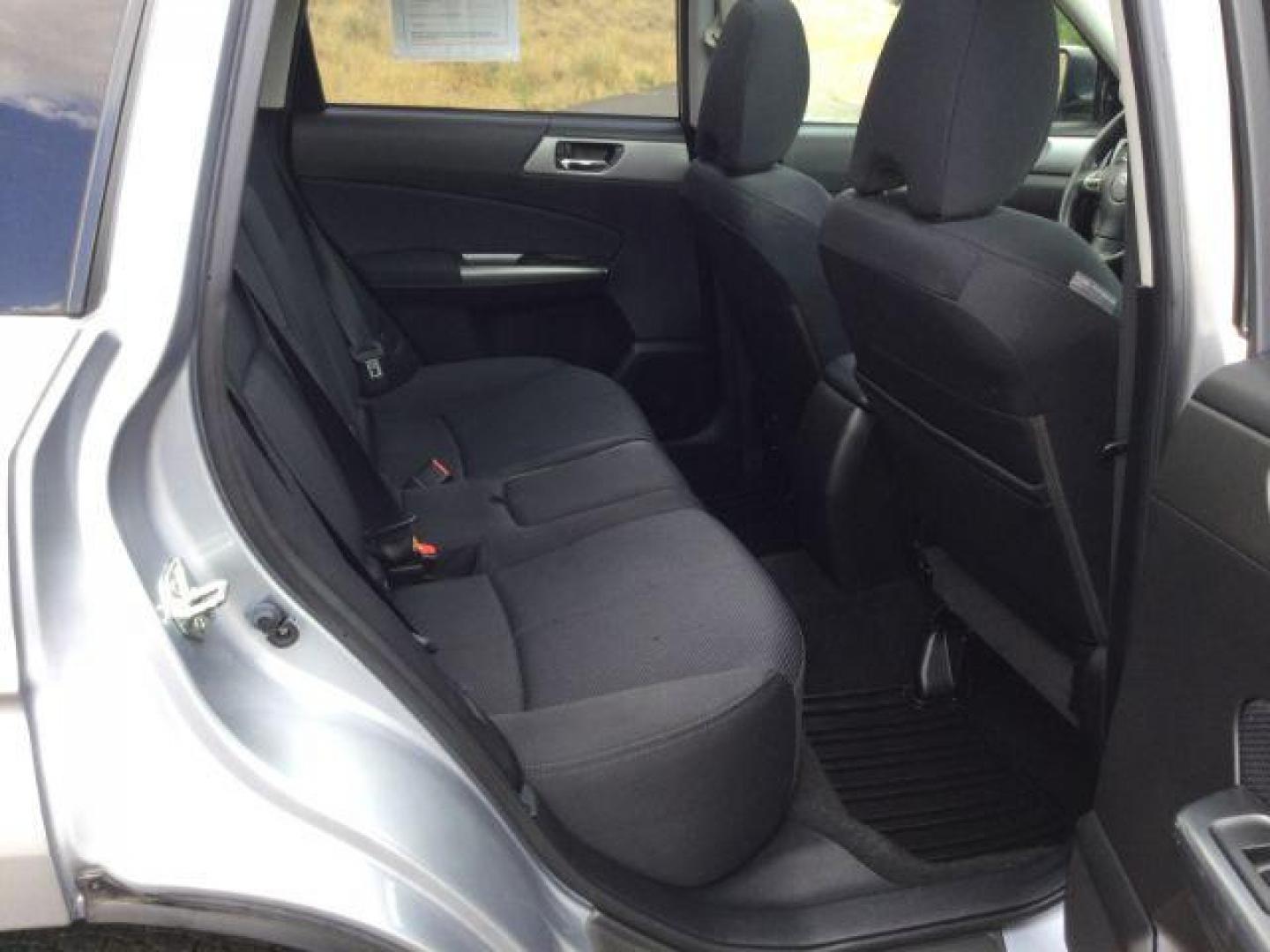 2012 Ice Silver Metallic Subaru Forester 2.5X Premium (JF2SHADC8CH) with an 2.5L H-4 DOHC engine, Auto transmission, located at 1801 Main Street, Lewiston, 83501, (208) 743-9371, 46.417065, -117.004799 - Photo#19