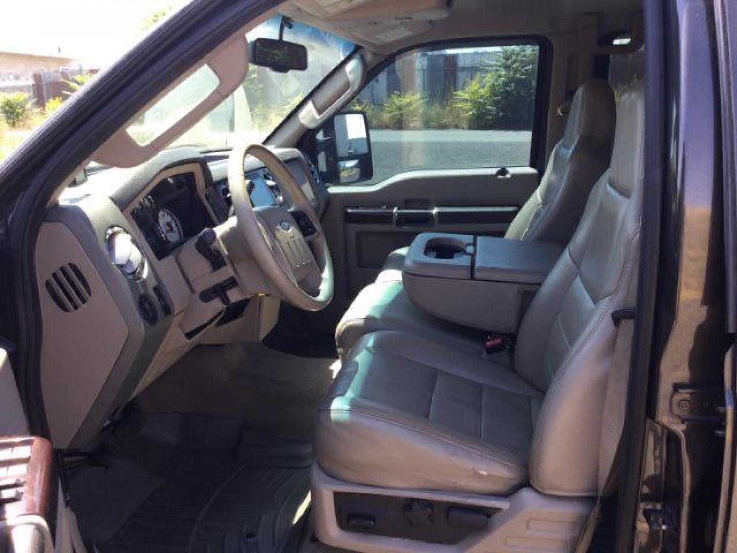 2008 Dark Shadow Gray Clearcoat Metallic Ford F-250 Lariat SuperCrew 6.5ft bed 4WD (1FTSW21R08E) with an 6.4L V8, Turbo Diesel engine, 6-SPEED AUTOMATIC transmission, located at 1801 Main Street, Lewiston, 83501, (208) 743-9371, 46.417065, -117.004799 - Photo#4