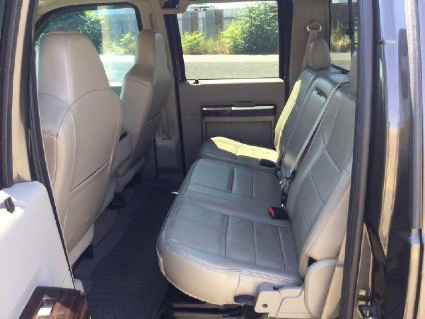 2008 Dark Shadow Gray Clearcoat Metallic Ford F-250 Lariat SuperCrew 6.5ft bed 4WD (1FTSW21R08E) with an 6.4L V8, Turbo Diesel engine, 6-SPEED AUTOMATIC transmission, located at 1801 Main Street, Lewiston, 83501, (208) 743-9371, 46.417065, -117.004799 - Photo#6