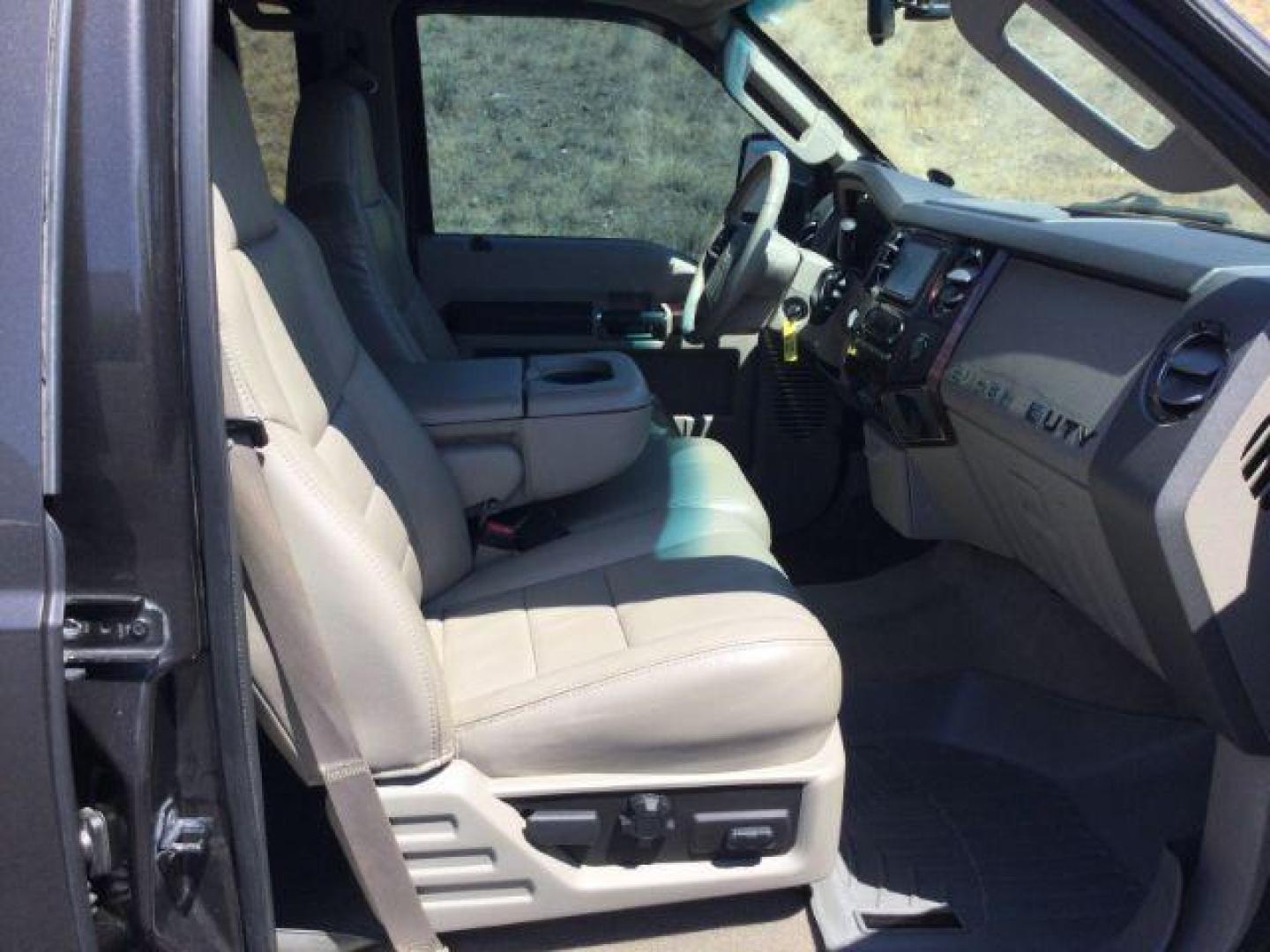 2008 Dark Shadow Gray Clearcoat Metallic Ford F-250 Lariat SuperCrew 6.5ft bed 4WD (1FTSW21R08E) with an 6.4L V8, Turbo Diesel engine, 6-SPEED AUTOMATIC transmission, located at 1801 Main Street, Lewiston, 83501, (208) 743-9371, 46.417065, -117.004799 - Photo#10