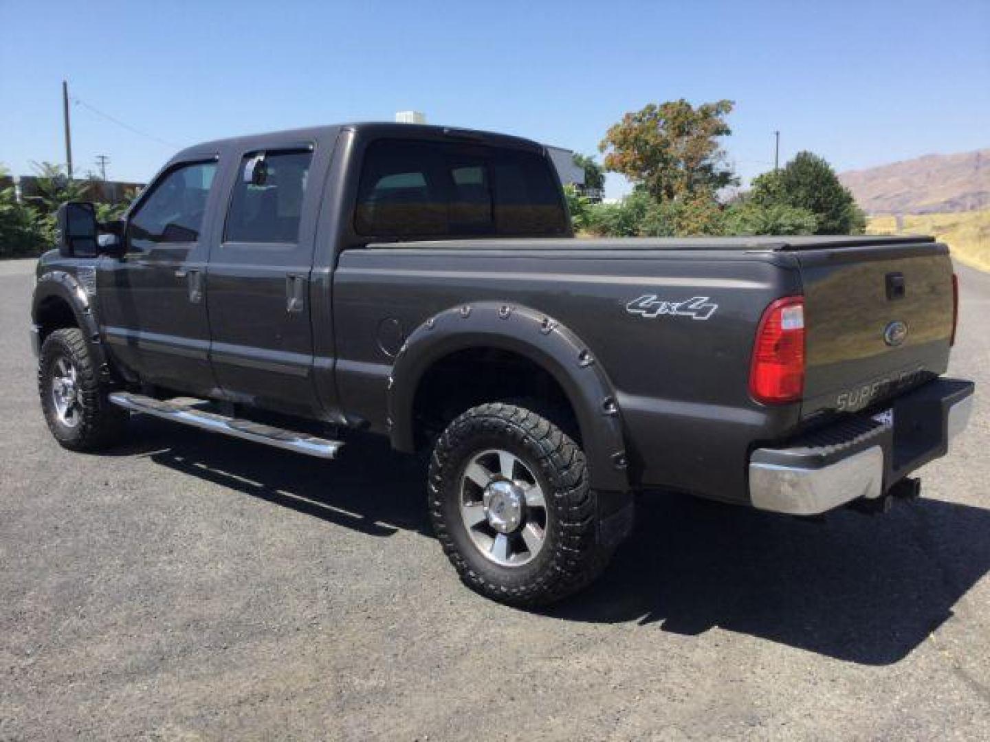 2008 Dark Shadow Gray Clearcoat Metallic Ford F-250 Lariat SuperCrew 6.5ft bed 4WD (1FTSW21R08E) with an 6.4L V8, Turbo Diesel engine, 6-SPEED AUTOMATIC transmission, located at 1801 Main Street, Lewiston, 83501, (208) 743-9371, 46.417065, -117.004799 - Photo#15