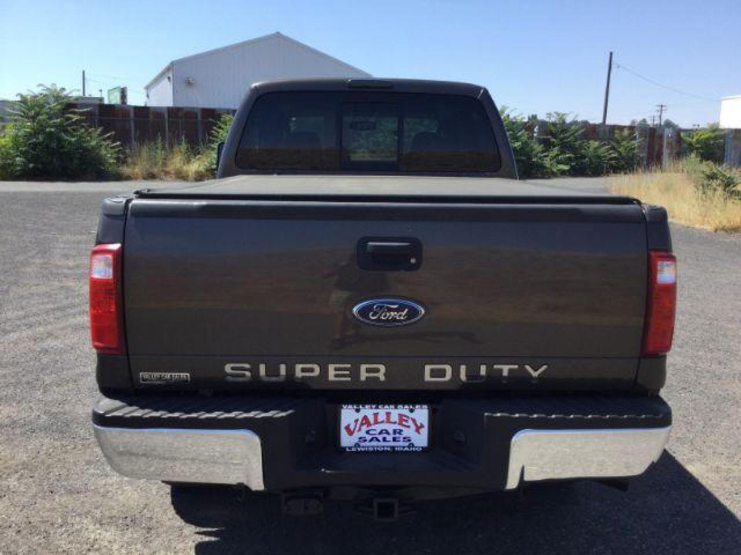 2008 Dark Shadow Gray Clearcoat Metallic Ford F-250 Lariat SuperCrew 6.5ft bed 4WD (1FTSW21R08E) with an 6.4L V8, Turbo Diesel engine, 6-SPEED AUTOMATIC transmission, located at 1801 Main Street, Lewiston, 83501, (208) 743-9371, 46.417065, -117.004799 - Photo#16