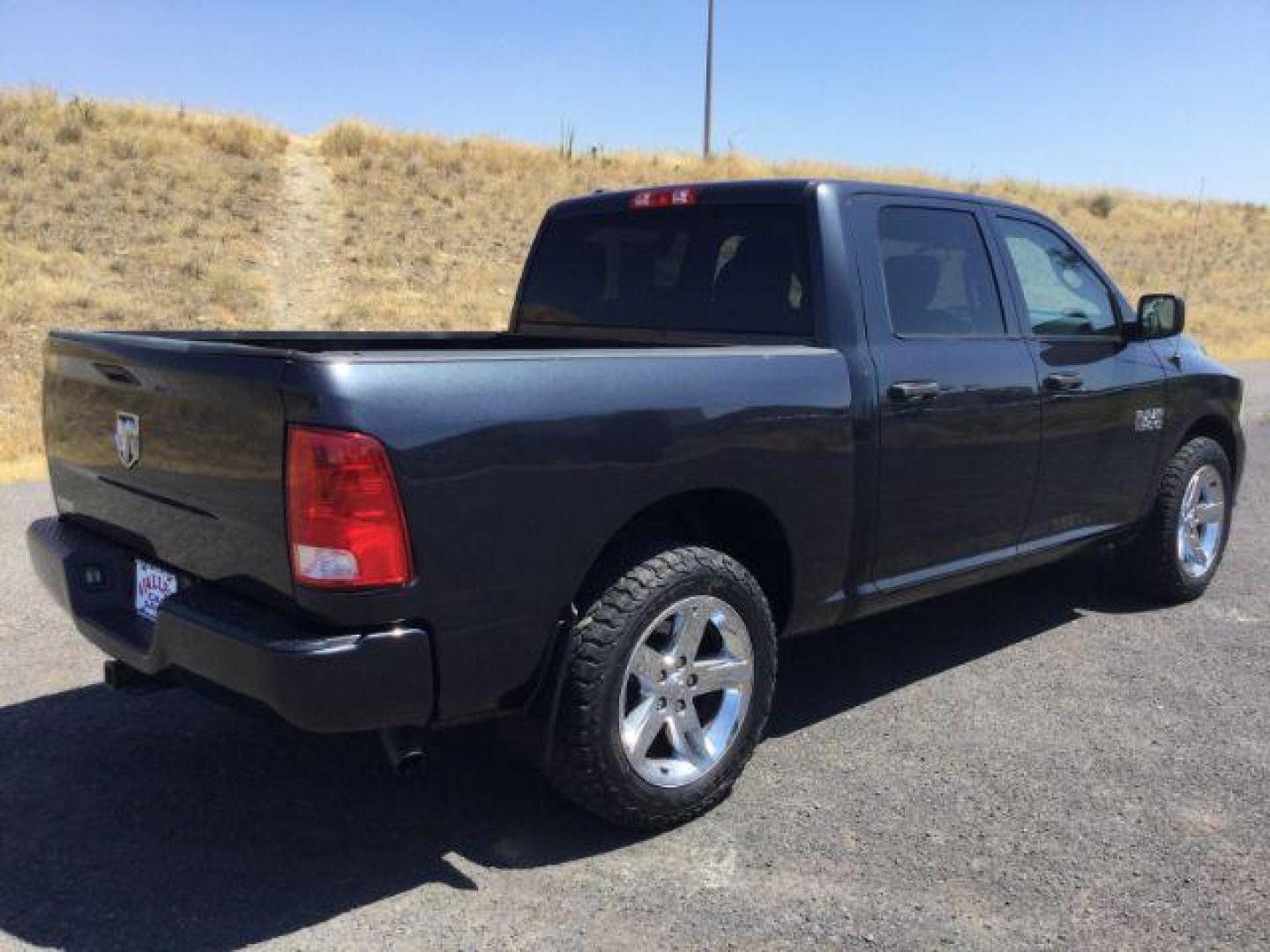 2017 Maximum Steel Metallic Clearcoat /Diesel Gray/Black Ram 1500 Express Crew Cab 4x2 5'7 Box (1C6RR6KG0HS) with an Pentastar 3.6L V-6 DOHC engine, Auto transmission, located at 1801 Main Street, Lewiston, 83501, (208) 743-9371, 46.417065, -117.004799 - Photo#9