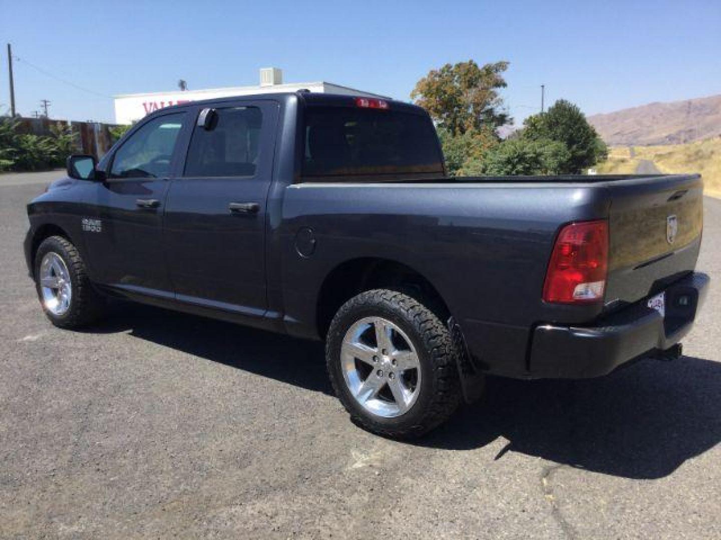 2017 Maximum Steel Metallic Clearcoat /Diesel Gray/Black Ram 1500 Express Crew Cab 4x2 5'7 Box (1C6RR6KG0HS) with an Pentastar 3.6L V-6 DOHC engine, Auto transmission, located at 1801 Main Street, Lewiston, 83501, (208) 743-9371, 46.417065, -117.004799 - Photo#15
