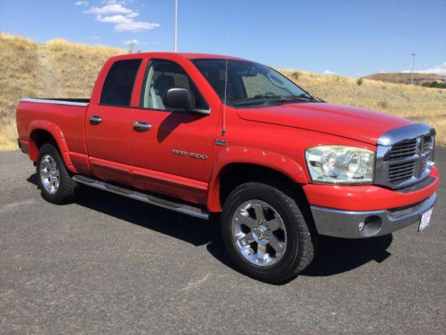 2007 Flame Red Clearcoat /Medium Slate Gray Dodge Ram 1500 Quad Cab SLT 4WD 5.7L V8 (1D7HU18277J) with an 5.7L Hemi V8 engine, 4 speed Automatic transmission, located at 1801 Main Street, Lewiston, 83501, (208) 743-9371, 46.417065, -117.004799 - Photo#12