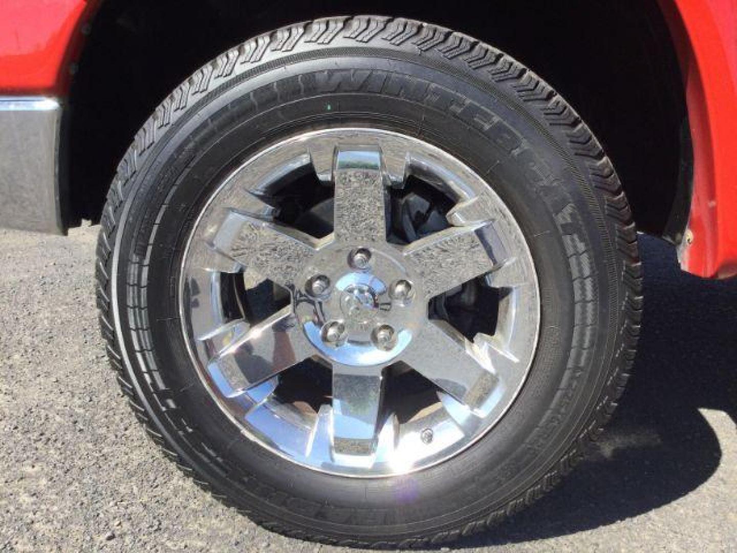 2007 Flame Red Clearcoat /Medium Slate Gray Dodge Ram 1500 Quad Cab SLT 4WD 5.7L V8 (1D7HU18277J) with an 5.7L Hemi V8 engine, 4 speed Automatic transmission, located at 1801 Main Street, Lewiston, 83501, (208) 743-9371, 46.417065, -117.004799 - Photo#14
