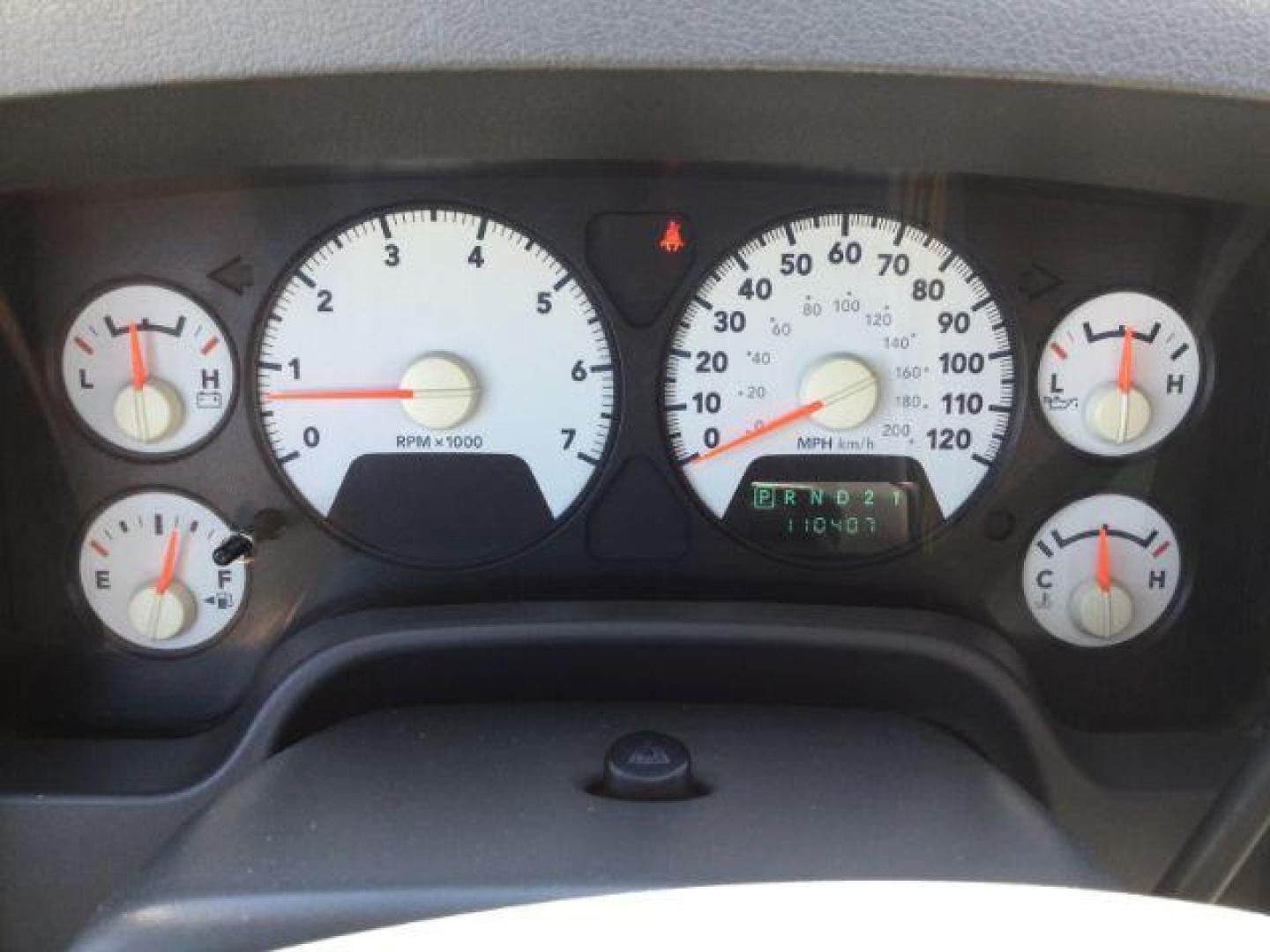 2007 Flame Red Clearcoat /Medium Slate Gray Dodge Ram 1500 Quad Cab SLT 4WD 5.7L V8 (1D7HU18277J) with an 5.7L Hemi V8 engine, 4 speed Automatic transmission, located at 1801 Main Street, Lewiston, 83501, (208) 743-9371, 46.417065, -117.004799 - Photo#18