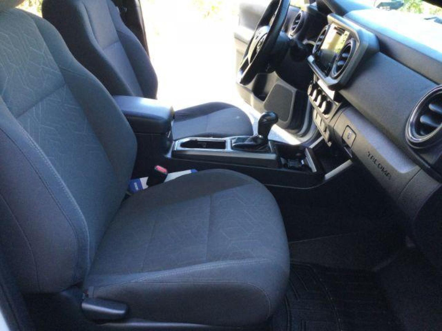2016 Super White /Black Cloth Toyota Tacoma Crew Cab Long Bed TRD Sport 4WD (3TMDZ5BN0GM) with an 3.5L V-6 port/direct injection engine, 6-Speed Automatic transmission, located at 1801 Main Street, Lewiston, 83501, (208) 743-9371, 46.417065, -117.004799 - Photo#9