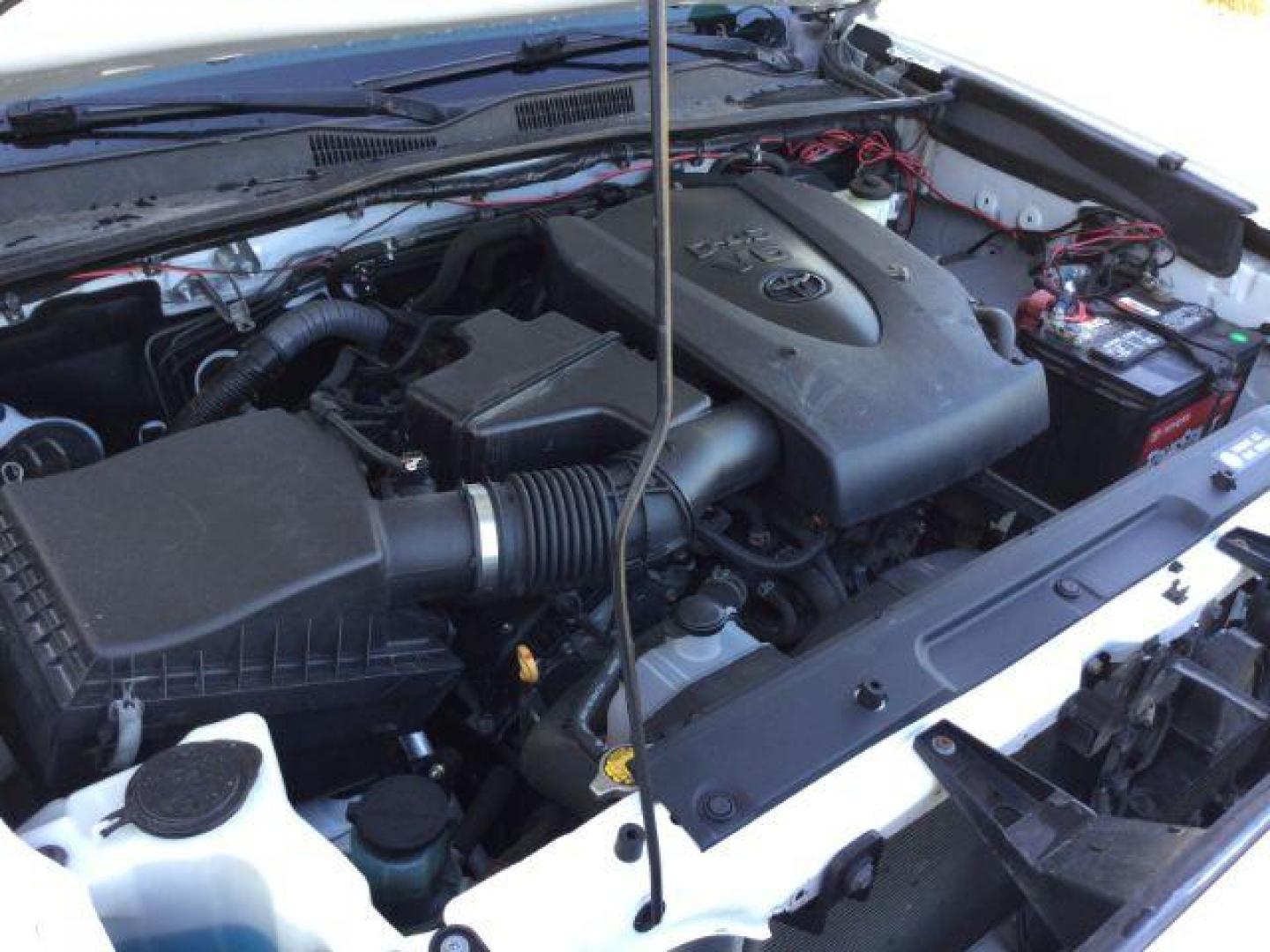 2016 Super White /Black Cloth Toyota Tacoma Crew Cab Long Bed TRD Sport 4WD (3TMDZ5BN0GM) with an 3.5L V-6 port/direct injection engine, 6-Speed Automatic transmission, located at 1801 Main Street, Lewiston, 83501, (208) 743-9371, 46.417065, -117.004799 - Photo#23