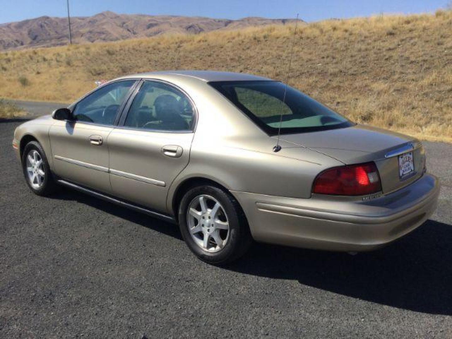 2001 Harvest Gold Clearcoat Metallic /Medium Parchment Mercury Sable LS Sedan (1MEFM53U91G) with an Duratec 3L V-6 DOHC engine, located at 1801 Main Street, Lewiston, 83501, (208) 743-9371, 46.417065, -117.004799 - Photo#7