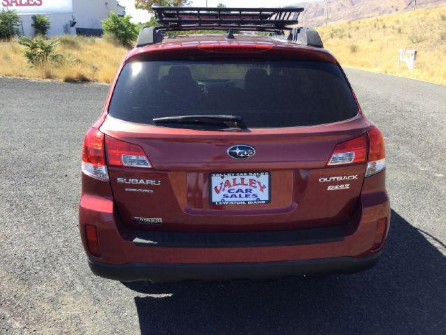 2014 Venetian Red Pearl /Black Subaru Outback 2.5i Premium (4S4BRBCC1E3) with an 2.5L H-4 DOHC engine, Automatic, CVT w/Manual Mode transmission, located at 1801 Main Street, Lewiston, 83501, (208) 743-9371, 46.417065, -117.004799 - Photo#4