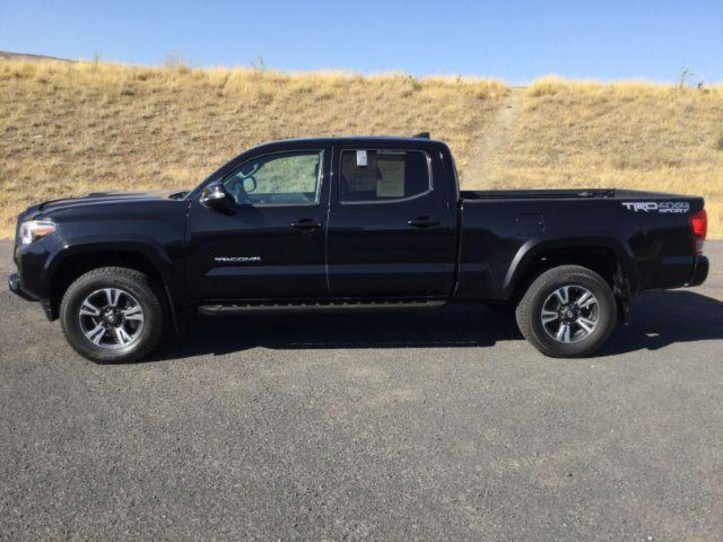 2017 Black /Graphite w/Gun Metal Toyota Tacoma Crew Cab TRD Sport Long Bed (5TFDZ5BN8HX) with an 3.5L V-6 port/direct injection engine, 6-Speed Automatic transmission, located at 1801 Main Street, Lewiston, 83501, (208) 743-9371, 46.417065, -117.004799 - Photo#6