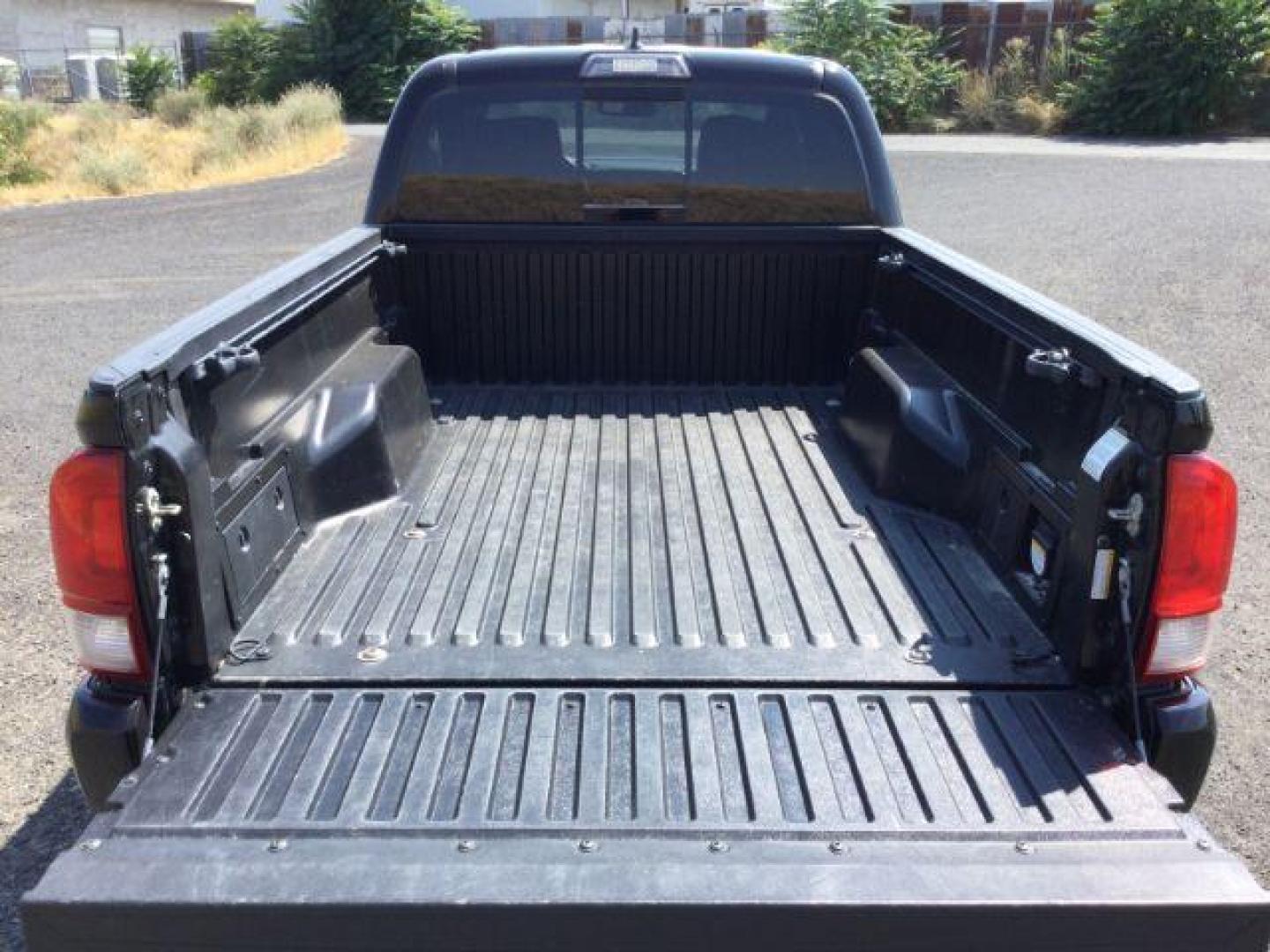 2017 Black /Graphite w/Gun Metal Toyota Tacoma Crew Cab TRD Sport Long Bed (5TFDZ5BN8HX) with an 3.5L V-6 port/direct injection engine, 6-Speed Automatic transmission, located at 1801 Main Street, Lewiston, 83501, (208) 743-9371, 46.417065, -117.004799 - Photo#14