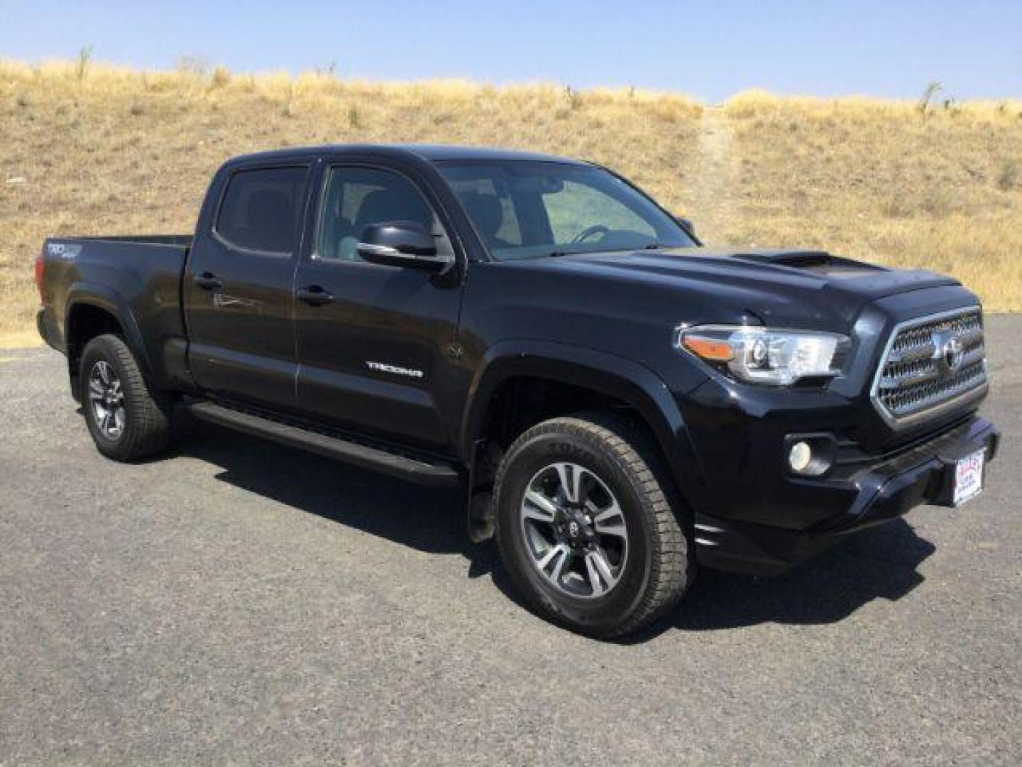 2017 Black /Graphite w/Gun Metal Toyota Tacoma Crew Cab TRD Sport Long Bed (5TFDZ5BN8HX) with an 3.5L V-6 port/direct injection engine, 6-Speed Automatic transmission, located at 1801 Main Street, Lewiston, 83501, (208) 743-9371, 46.417065, -117.004799 - Photo#16