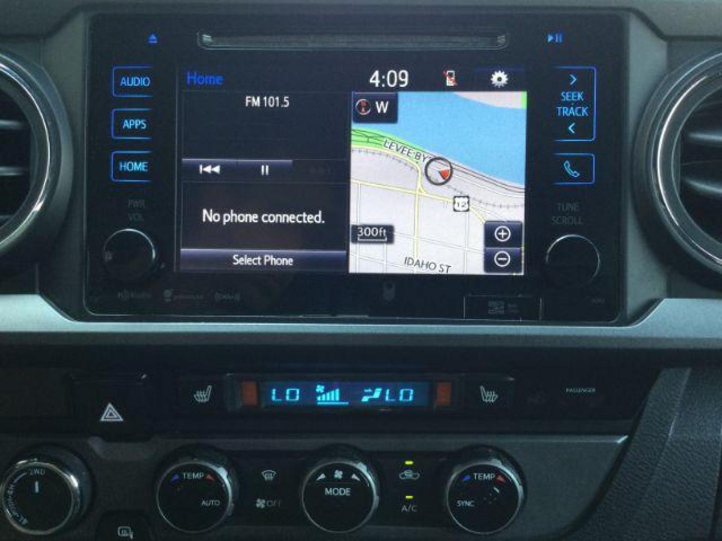 2017 Black /Graphite w/Gun Metal Toyota Tacoma Crew Cab TRD Sport Long Bed (5TFDZ5BN8HX) with an 3.5L V-6 port/direct injection engine, 6-Speed Automatic transmission, located at 1801 Main Street, Lewiston, 83501, (208) 743-9371, 46.417065, -117.004799 - Photo#20