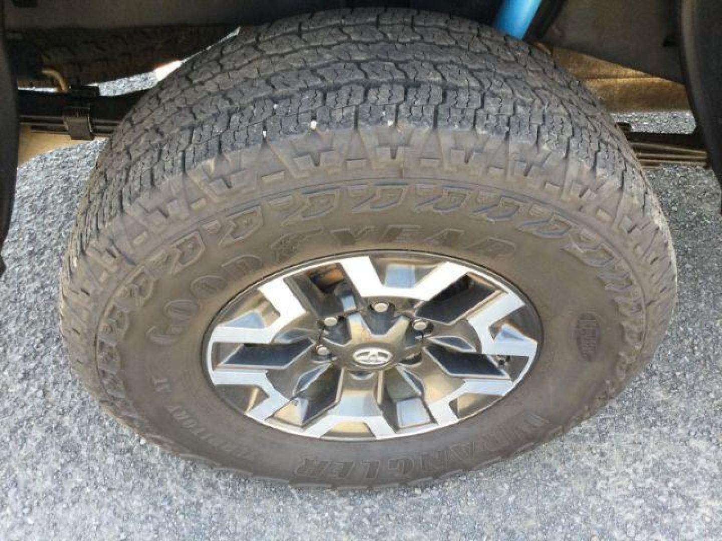 2023 Celestial Silver Metallic /Black/Gun Metal Toyota Tacoma TRD Off Road (3TMDZ5BN2PM) with an 3.5L V-6 port/direct injection engine, 6-SPEED AUTOMATIC transmission, located at 1801 Main Street, Lewiston, 83501, (208) 743-9371, 46.417065, -117.004799 - Photo#9