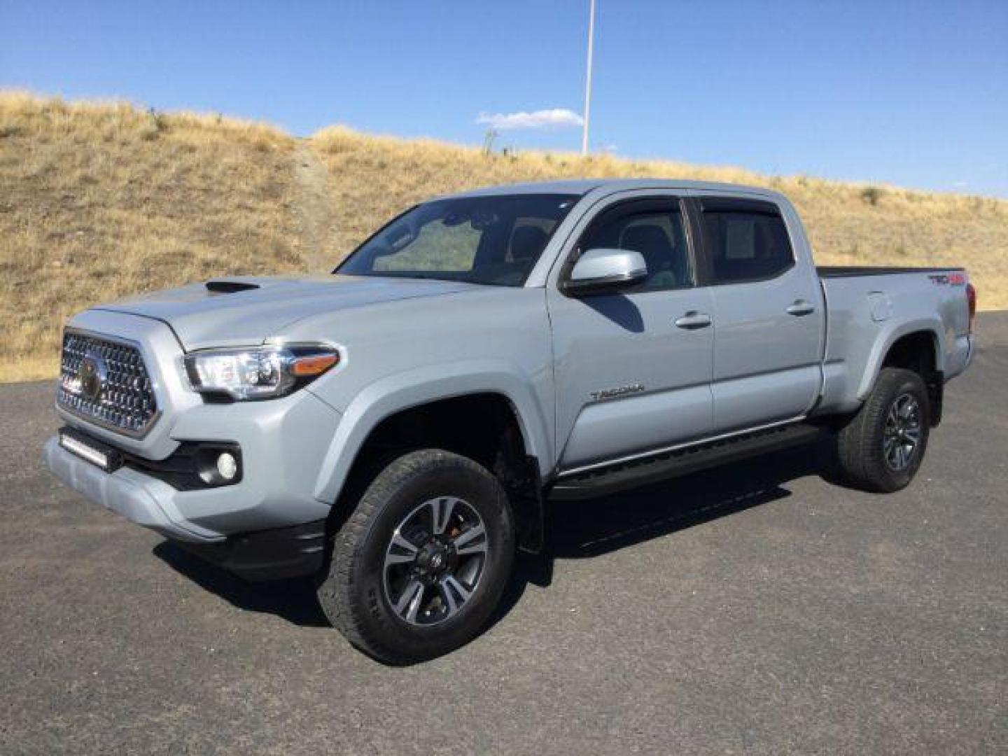 2019 Cement /Graphite w/Gun Metal Toyota Tacoma Crew Cab TRD Sport Long Bed (5TFDZ5BN1KX) with an 3.5L V-6 port/direct injection engine, 6-Speed Automatic transmission, located at 1801 Main Street, Lewiston, 83501, (208) 743-9371, 46.417065, -117.004799 - Photo#2