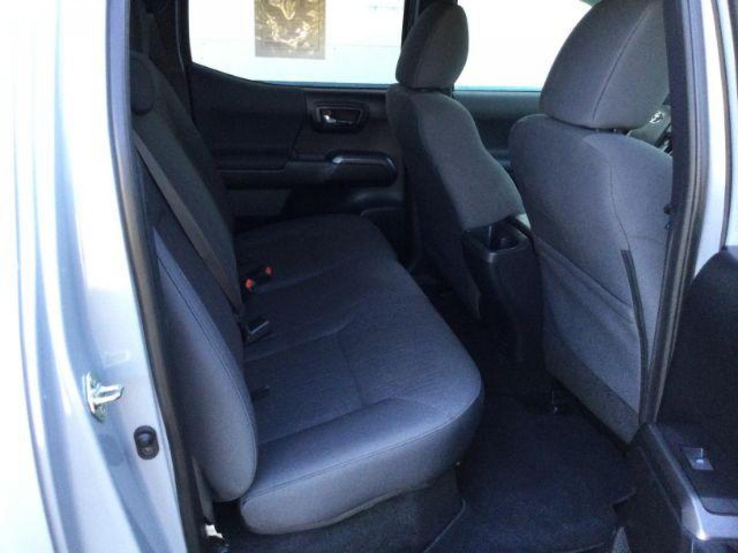 2019 Cement /Graphite w/Gun Metal Toyota Tacoma Crew Cab TRD Sport Long Bed (5TFDZ5BN1KX) with an 3.5L V-6 port/direct injection engine, 6-Speed Automatic transmission, located at 1801 Main Street, Lewiston, 83501, (208) 743-9371, 46.417065, -117.004799 - Photo#21