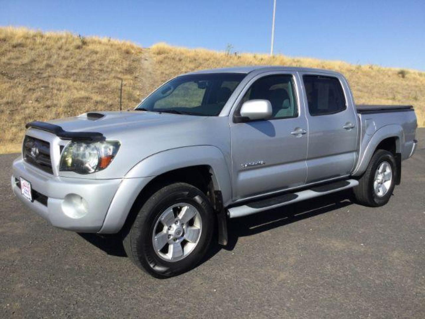 2009 Toyota Tacoma Base V6 (3TMLU42N39M) with an 4L V-6 DOHC engine, located at 1801 Main Street, Lewiston, 83501, (208) 743-9371, 46.417065, -117.004799 - Photo#2