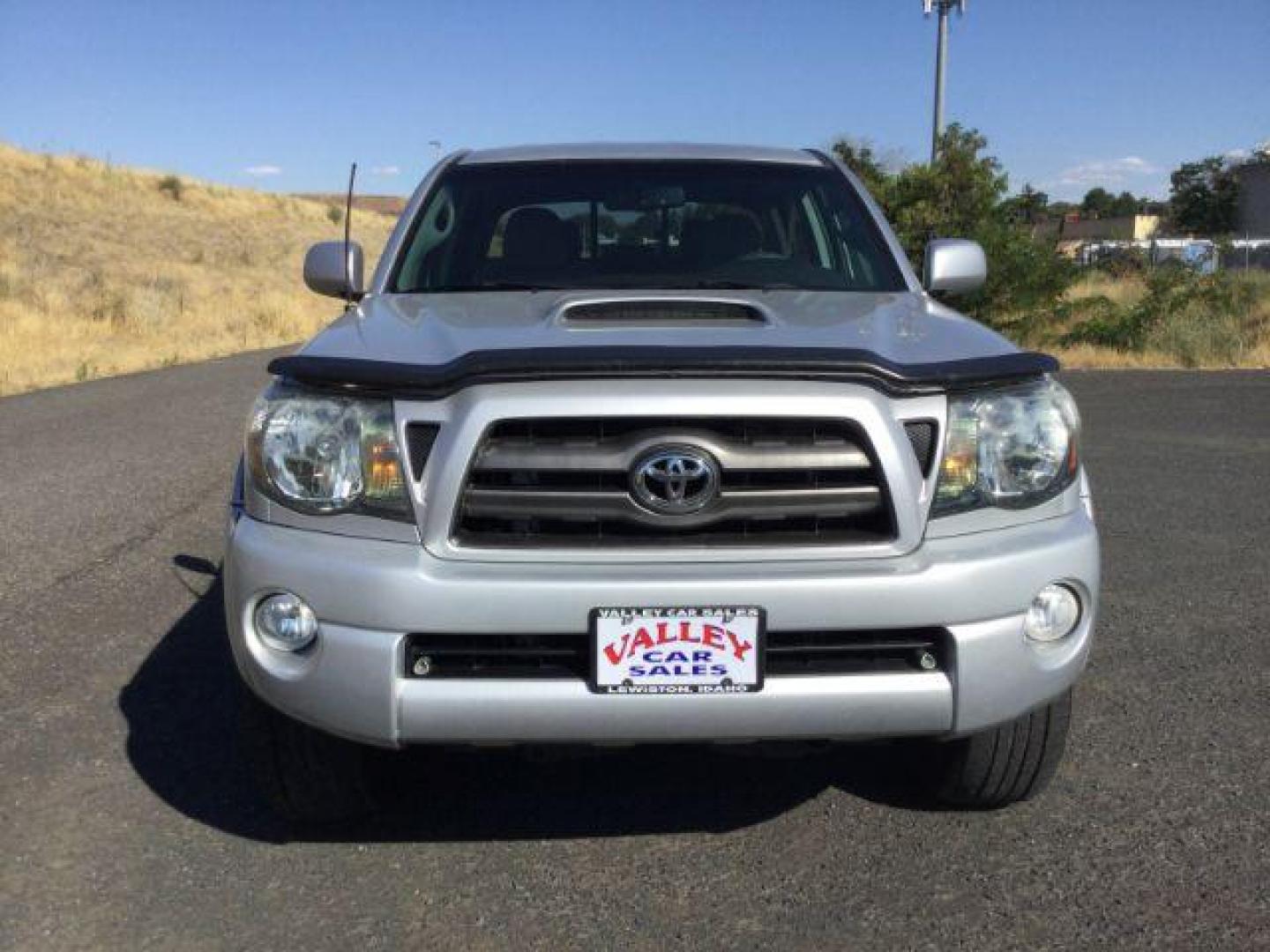 2009 Toyota Tacoma Base V6 (3TMLU42N39M) with an 4L V-6 DOHC engine, located at 1801 Main Street, Lewiston, 83501, (208) 743-9371, 46.417065, -117.004799 - Photo#8