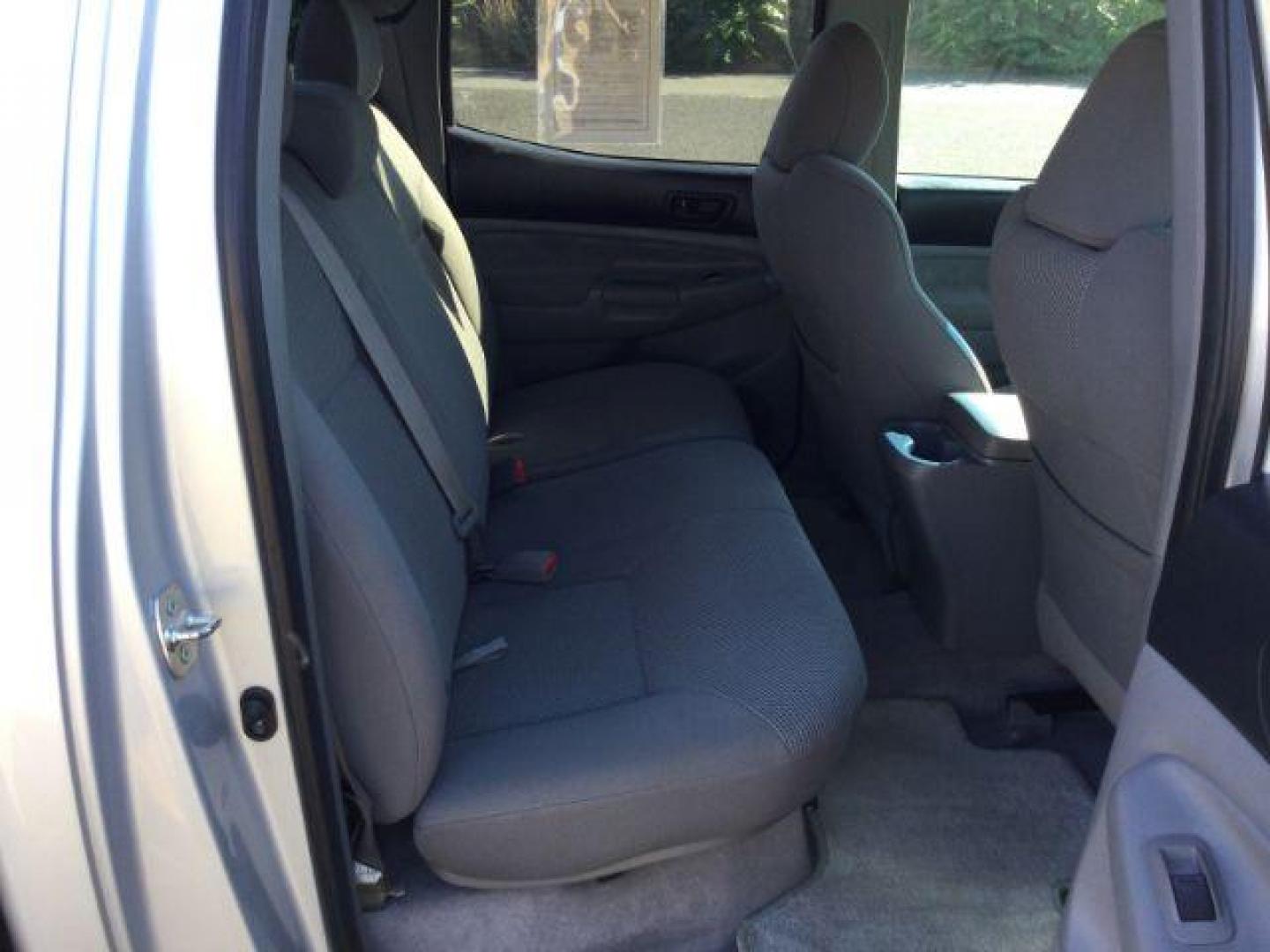 2009 Toyota Tacoma Base V6 (3TMLU42N39M) with an 4L V-6 DOHC engine, located at 1801 Main Street, Lewiston, 83501, (208) 743-9371, 46.417065, -117.004799 - Photo#14
