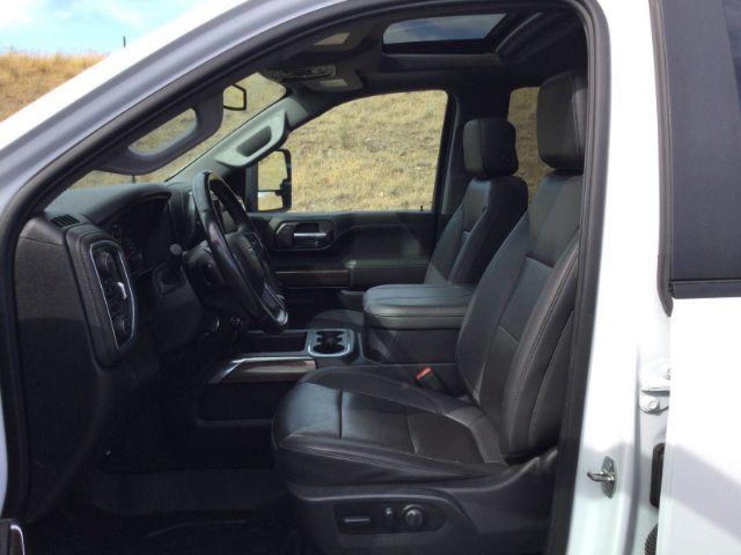 2023 Summit White /BLACK LEATHER Chevrolet Silverado 3500HD Crew Cab Standard Bed LT (1GC4YTEY6PF) with an Duramax 6.6L V-8 diesel direct injection engine, 10-speed automatic transmission, located at 1801 Main Street, Lewiston, 83501, (208) 743-9371, 46.417065, -117.004799 - Photo#4