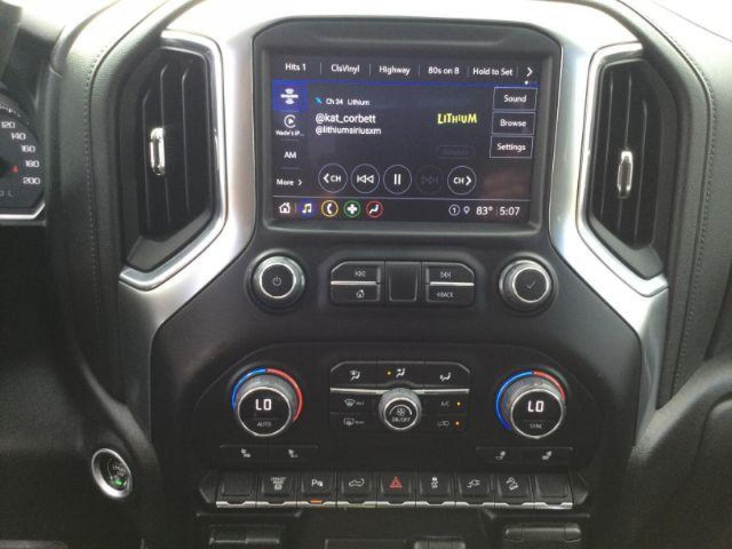 2023 Summit White /BLACK LEATHER Chevrolet Silverado 3500HD Crew Cab Standard Bed LT (1GC4YTEY6PF) with an Duramax 6.6L V-8 diesel direct injection engine, 10-speed automatic transmission, located at 1801 Main Street, Lewiston, 83501, (208) 743-9371, 46.417065, -117.004799 - Photo#5