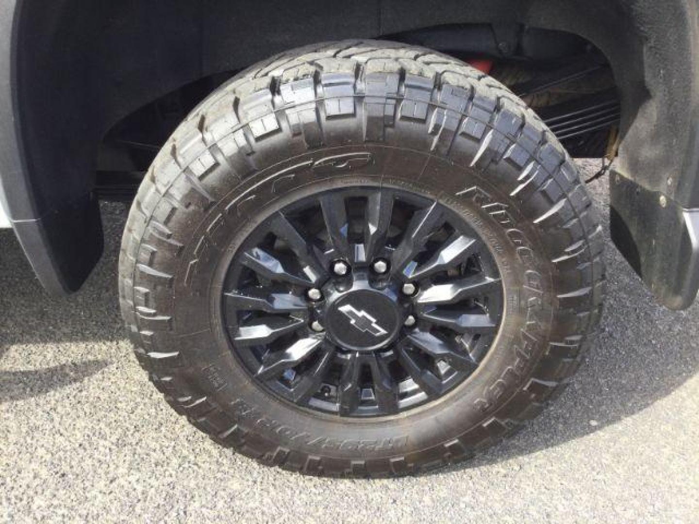 2023 Summit White /BLACK LEATHER Chevrolet Silverado 3500HD Crew Cab Standard Bed LT (1GC4YTEY6PF) with an Duramax 6.6L V-8 diesel direct injection engine, 10-speed automatic transmission, located at 1801 Main Street, Lewiston, 83501, (208) 743-9371, 46.417065, -117.004799 - Photo#11