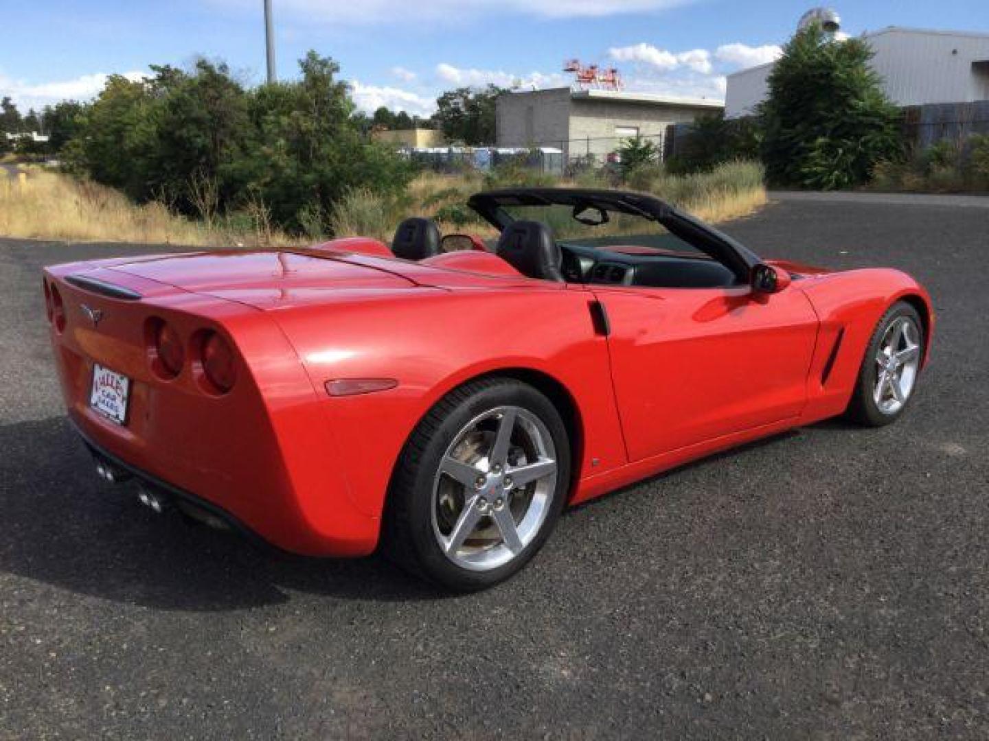 2007 Victory Red /BLACK LEATHER Chevrolet Corvette BASE (1G1YY36U875) with an 6.0L V8 LS2 engine, 6-Speed Automatic transmission, located at 1801 Main Street, Lewiston, 83501, (208) 743-9371, 46.417065, -117.004799 - Photo#20