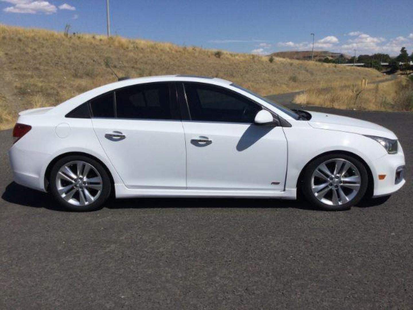 2015 Summit White /Jet Black Chevrolet Cruze LTZ (1G1PG5SB5F7) with an ECOTEC 1.4L I-4 DOHC engine, 6-Speed Automatic transmission, located at 1801 Main Street, Lewiston, 83501, (208) 743-9371, 46.417065, -117.004799 - Photo#10