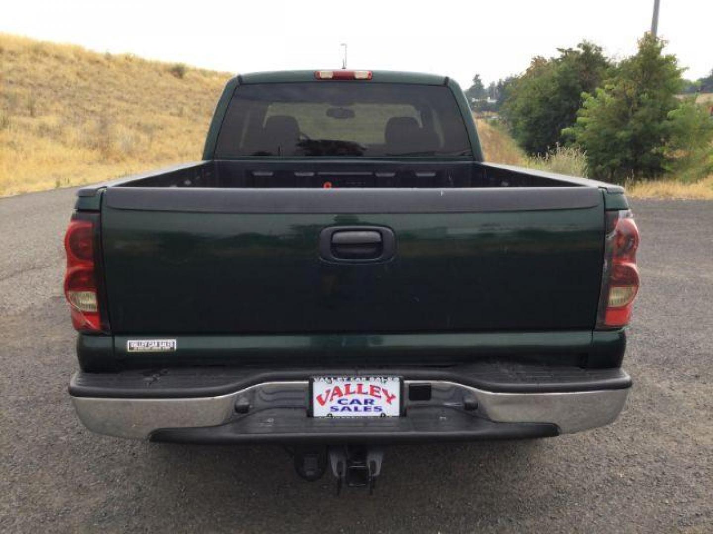 2006 Dark Green Metallic /Dark Charcoal Chevrolet Silverado 1500 LS (2GCEC19T661) with an Vortec 5.3L V-8 regular unleaded engine, 4 speed Automatic transmission, located at 1801 Main Street, Lewiston, 83501, (208) 743-9371, 46.417065, -117.004799 - Photo#7