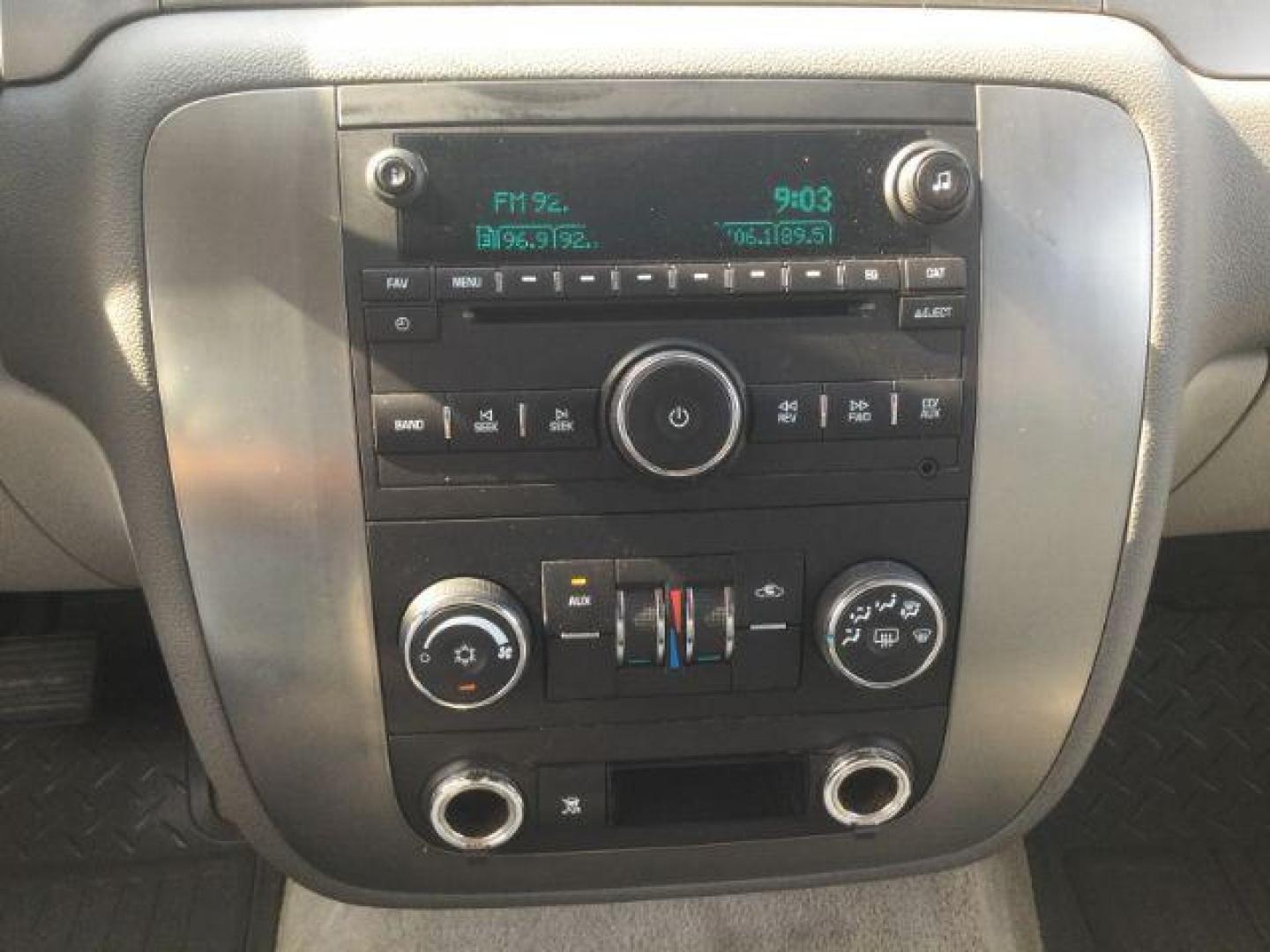 2007 Silver Birch Metallic /Light Titanium/Dark Titanium Chevrolet Suburban 1500 LS (3GNFK163X7G) with an 5.3L V8 engine, 4 speed Automatic transmission, located at 1801 Main Street, Lewiston, 83501, (208) 743-9371, 46.417065, -117.004799 - Photo#14