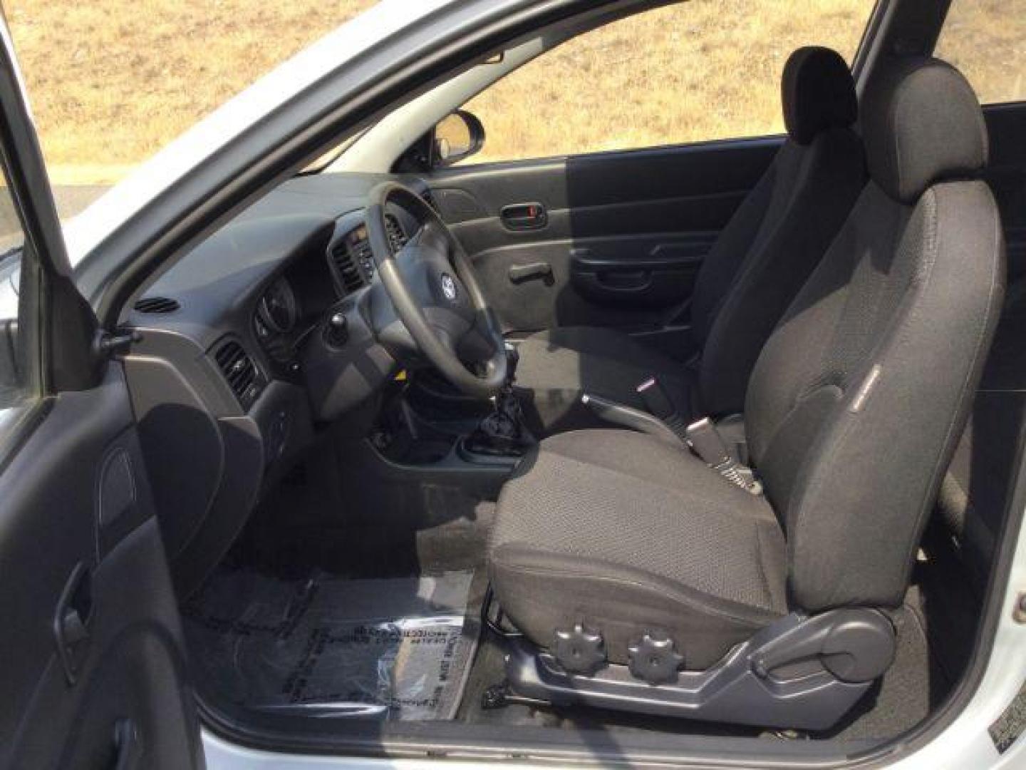 2007 Platinum Silver /Black Hyundai Accent GS (KMHCM36C17U) with an 1.6L I-4 DOHC engine, located at 1801 Main Street, Lewiston, 83501, (208) 743-9371, 46.417065, -117.004799 - Photo#3