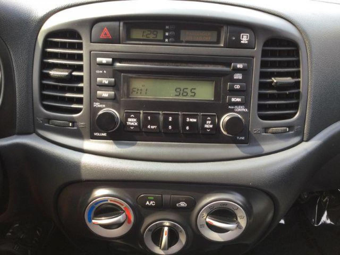 2007 Platinum Silver /Black Hyundai Accent GS (KMHCM36C17U) with an 1.6L I-4 DOHC engine, located at 1801 Main Street, Lewiston, 83501, (208) 743-9371, 46.417065, -117.004799 - Photo#4