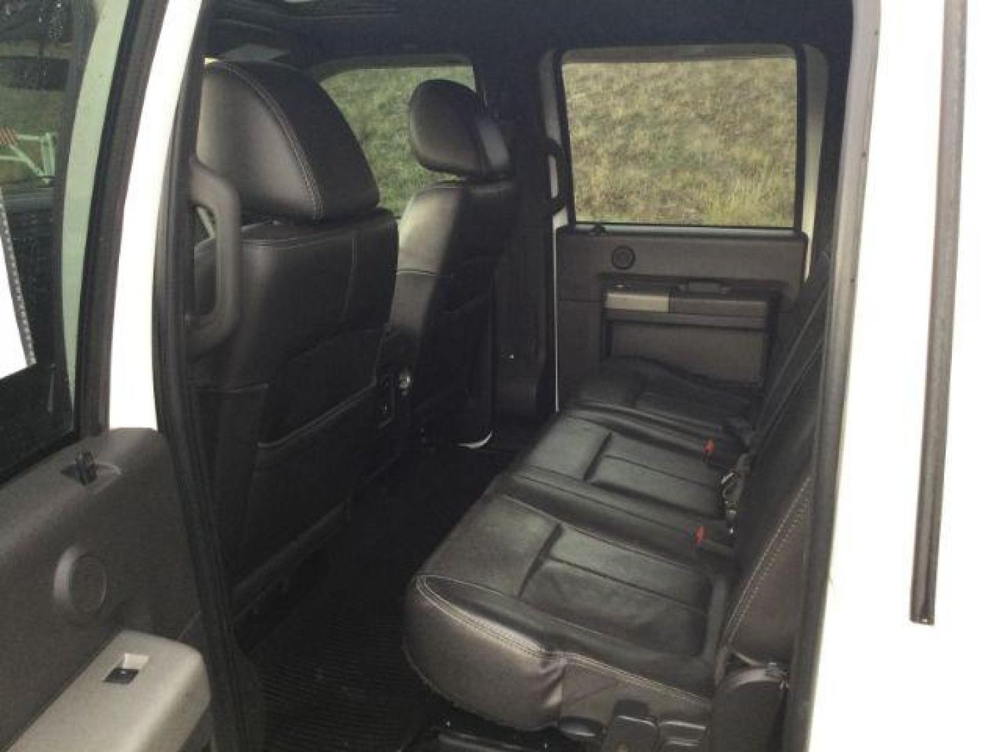 2011 Oxford White /Black Ford F-350 LARIAT (1FT8W3BTXBE) with an Powerstroke 6.7L V-8 diesel direct injection engine, 6-SPEED AUTOMATIC transmission, located at 1801 Main Street, Lewiston, 83501, (208) 743-9371, 46.417065, -117.004799 - Photo#6