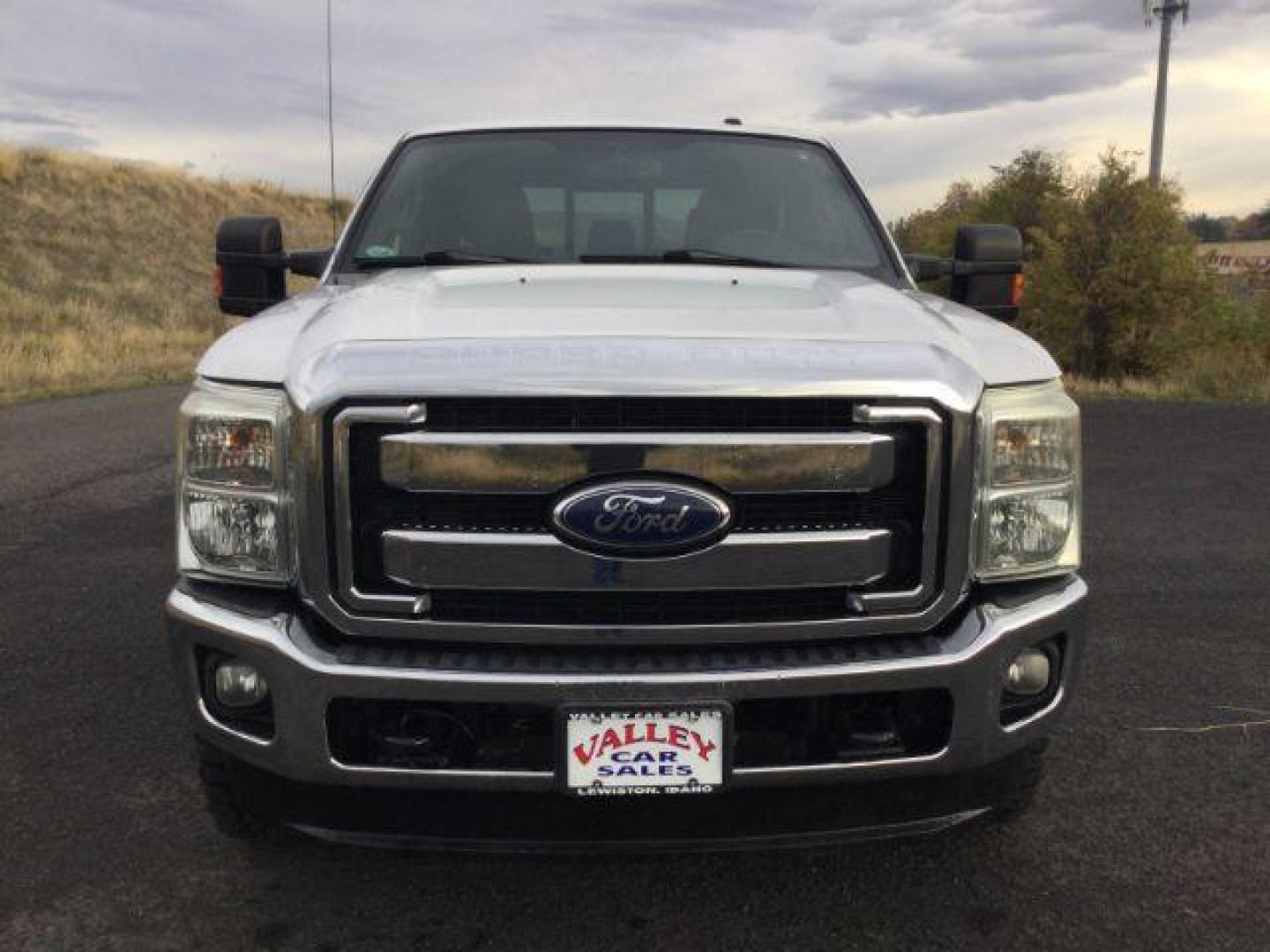 2011 Oxford White /Black Ford F-350 LARIAT (1FT8W3BTXBE) with an Powerstroke 6.7L V-8 diesel direct injection engine, 6-SPEED AUTOMATIC transmission, located at 1801 Main Street, Lewiston, 83501, (208) 743-9371, 46.417065, -117.004799 - Photo#11