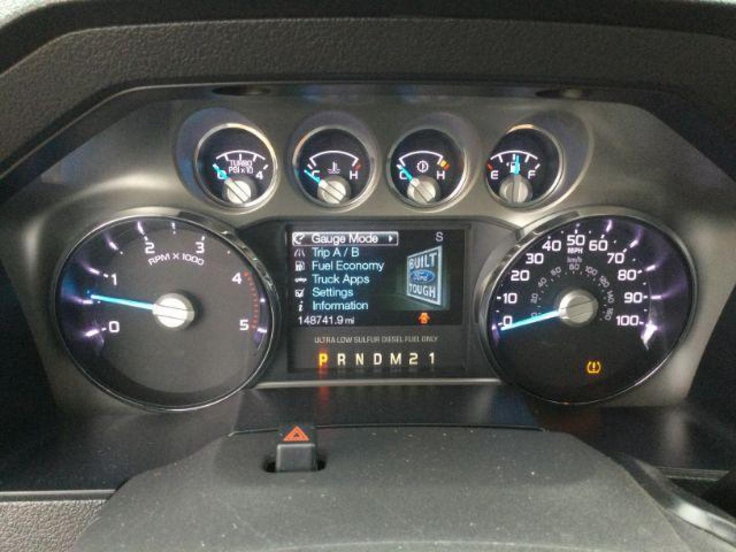 2011 Oxford White /Black Ford F-350 LARIAT (1FT8W3BTXBE) with an Powerstroke 6.7L V-8 diesel direct injection engine, 6-SPEED AUTOMATIC transmission, located at 1801 Main Street, Lewiston, 83501, (208) 743-9371, 46.417065, -117.004799 - Photo#14