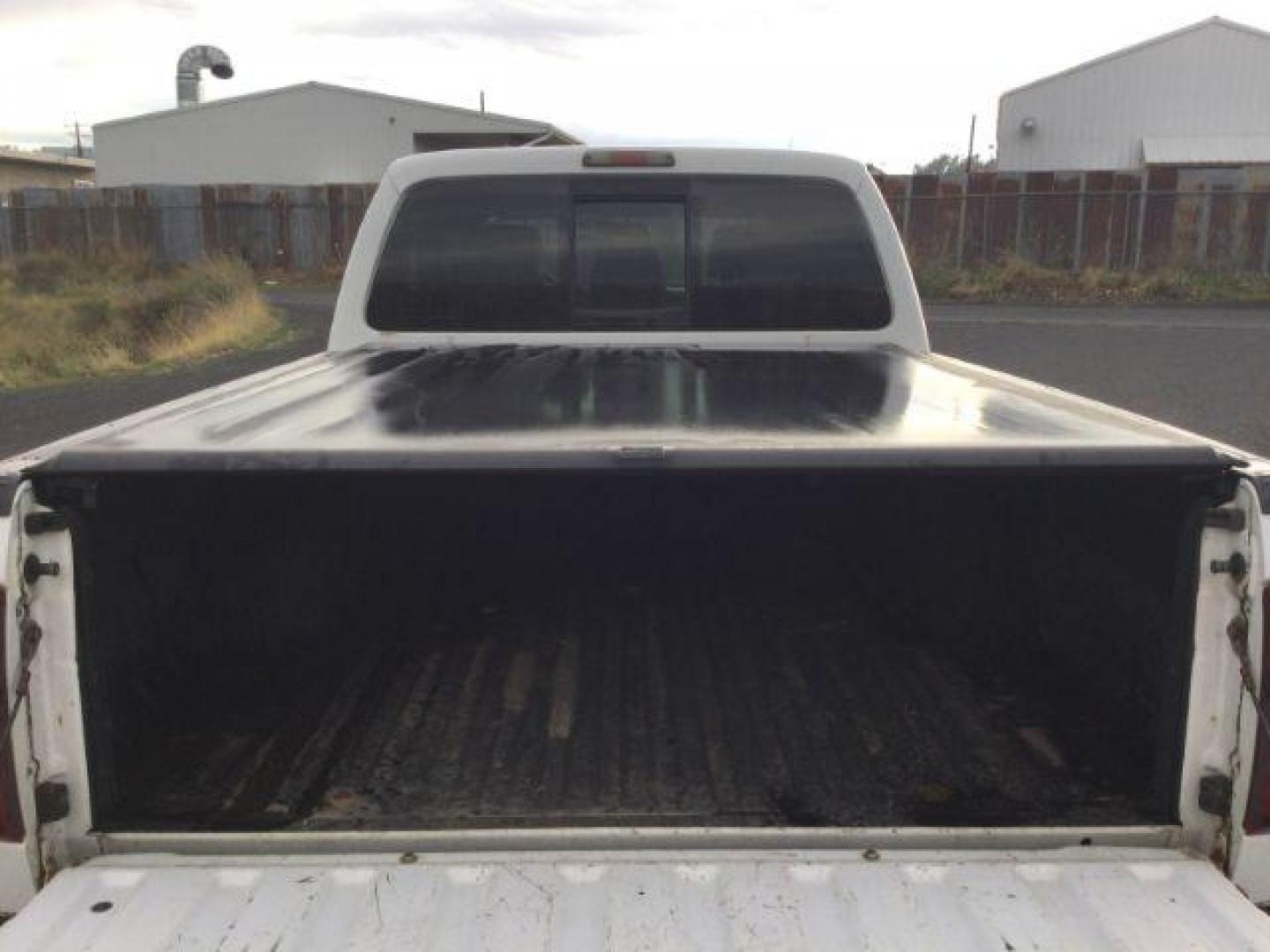 2011 Oxford White /Black Ford F-350 LARIAT (1FT8W3BTXBE) with an Powerstroke 6.7L V-8 diesel direct injection engine, 6-SPEED AUTOMATIC transmission, located at 1801 Main Street, Lewiston, 83501, (208) 743-9371, 46.417065, -117.004799 - Photo#15