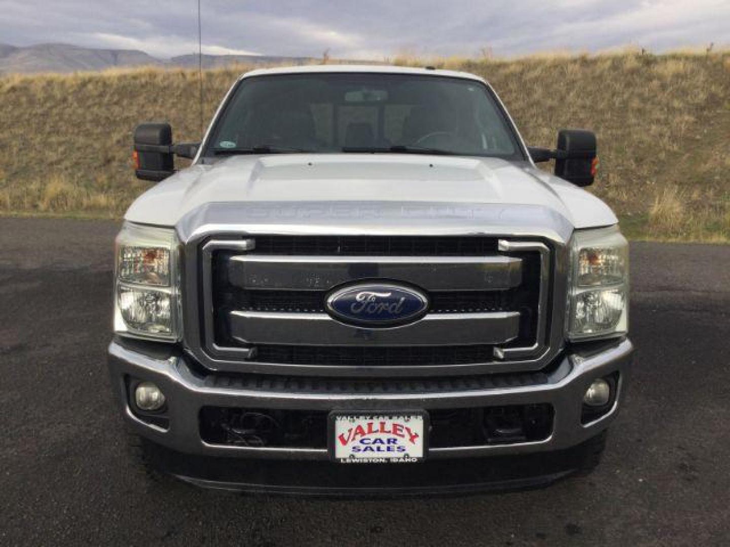2011 Oxford White /Black Ford F-350 LARIAT (1FT8W3BTXBE) with an Powerstroke 6.7L V-8 diesel direct injection engine, 6-SPEED AUTOMATIC transmission, located at 1801 Main Street, Lewiston, 83501, (208) 743-9371, 46.417065, -117.004799 - Photo#17