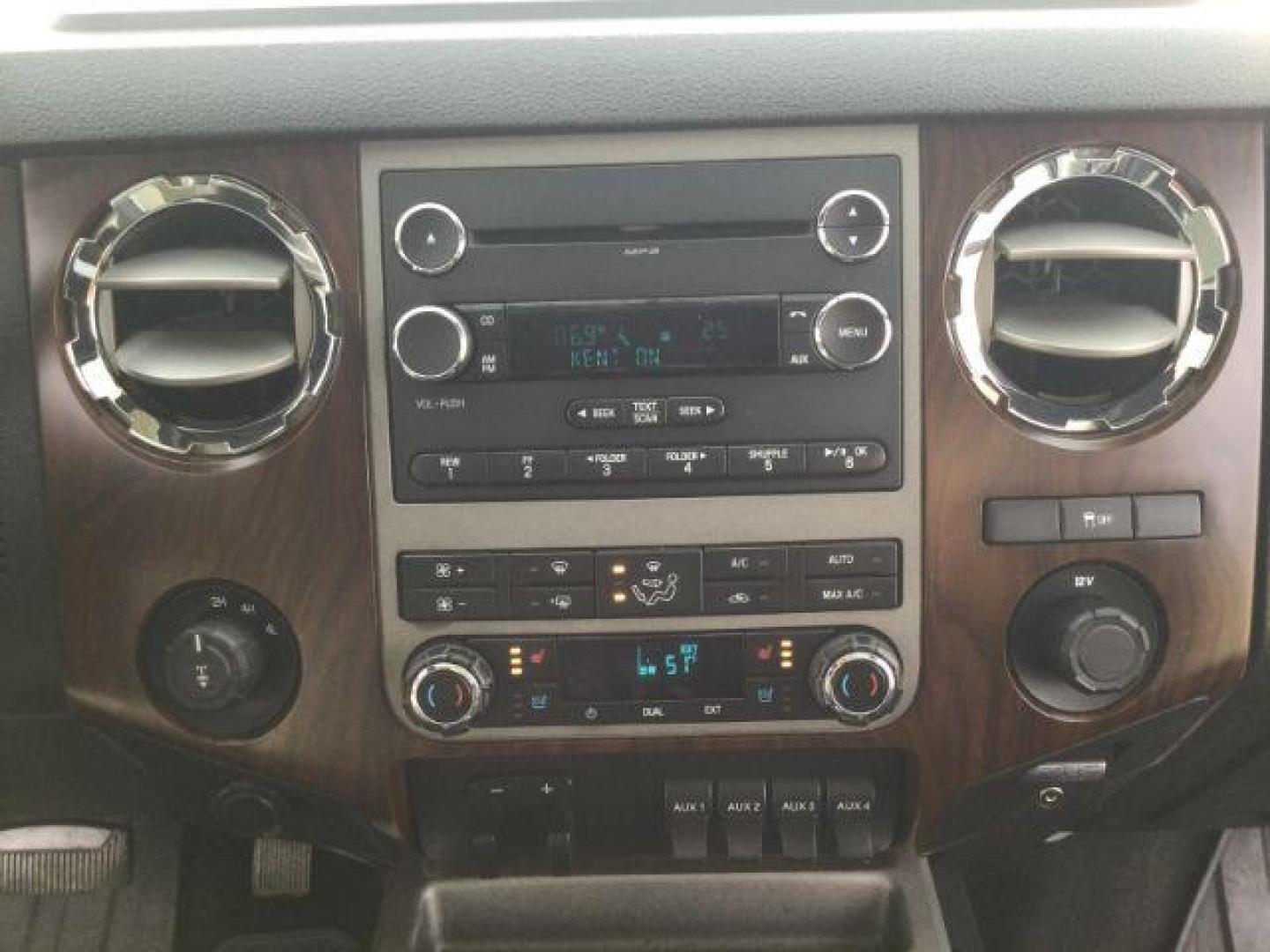 2011 Oxford White /Black Ford F-350 LARIAT (1FT8W3BTXBE) with an Powerstroke 6.7L V-8 diesel direct injection engine, 6-SPEED AUTOMATIC transmission, located at 1801 Main Street, Lewiston, 83501, (208) 743-9371, 46.417065, -117.004799 - Photo#20