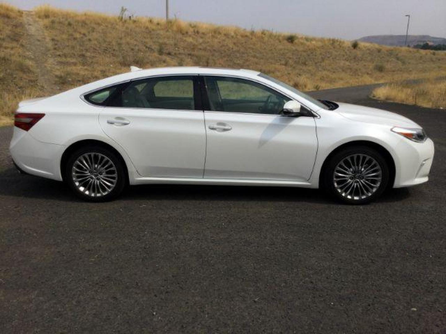 2017 Blizzard Pearl /Almond Toyota Avalon XLE | XLE Plus | XLE Premium | Touring | Limited (4T1BK1EB4HU) with an 3.5L V-6 DOHC engine, Auto transmission, located at 1801 Main Street, Lewiston, 83501, (208) 743-9371, 46.417065, -117.004799 - Photo#16