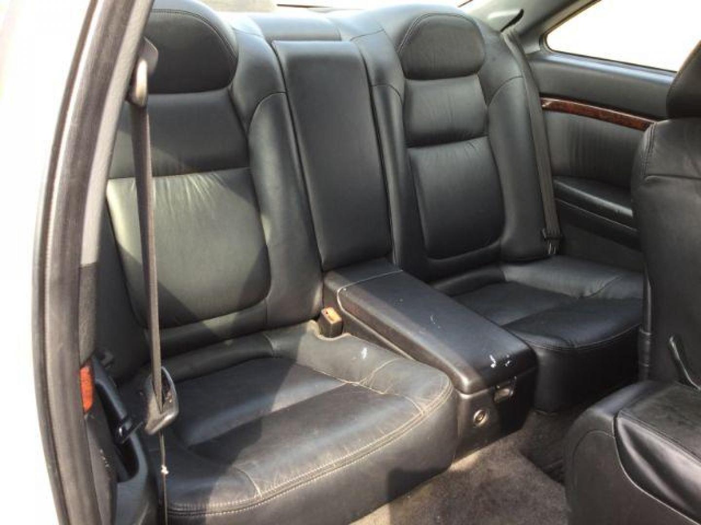 2001 Satin Silver Metallic /Ebony Acura CL CL Coupe 3.6L V6 (19UYA42561A) with an 3.2L V-6 VTEC variable valve control engine, 5-Speed Automatic transmission, located at 1801 Main Street, Lewiston, 83501, (208) 743-9371, 46.417065, -117.004799 - Photo#15